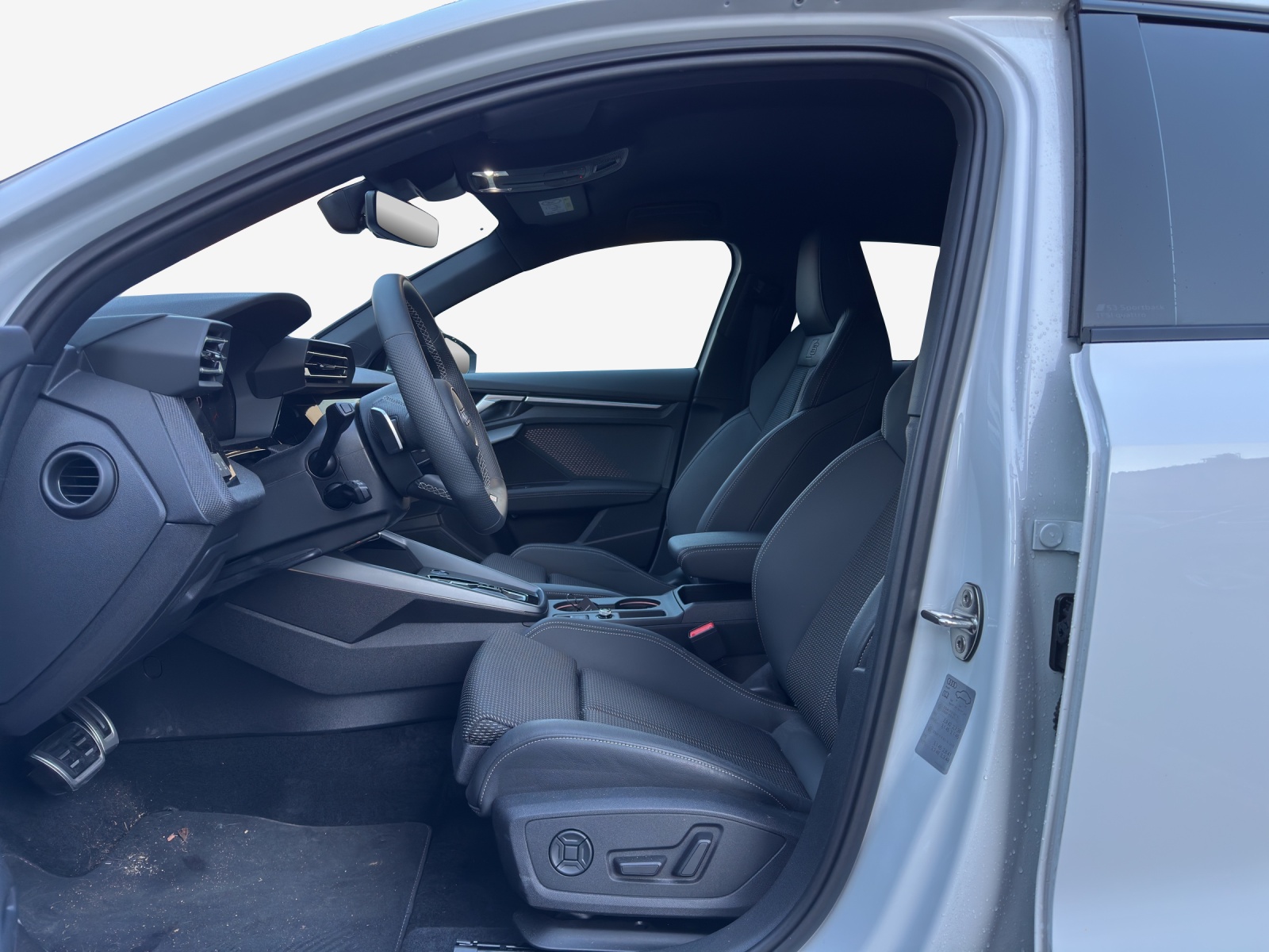 AUDI S3 Sportback TFSI quattro S-tronic-image-7