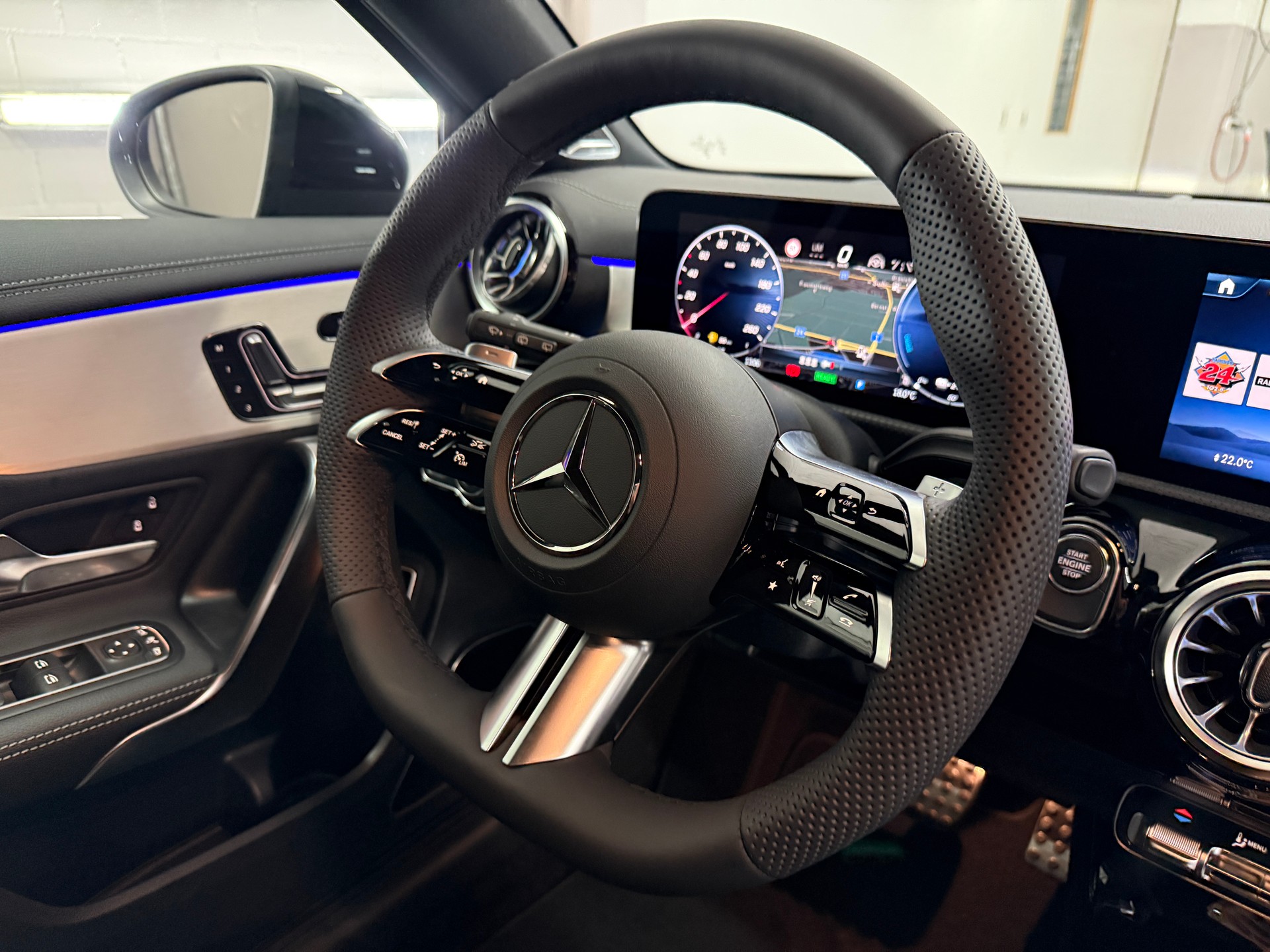 MERCEDES-BENZ A 250 e Kompaktlimousine EQ Star-image-13