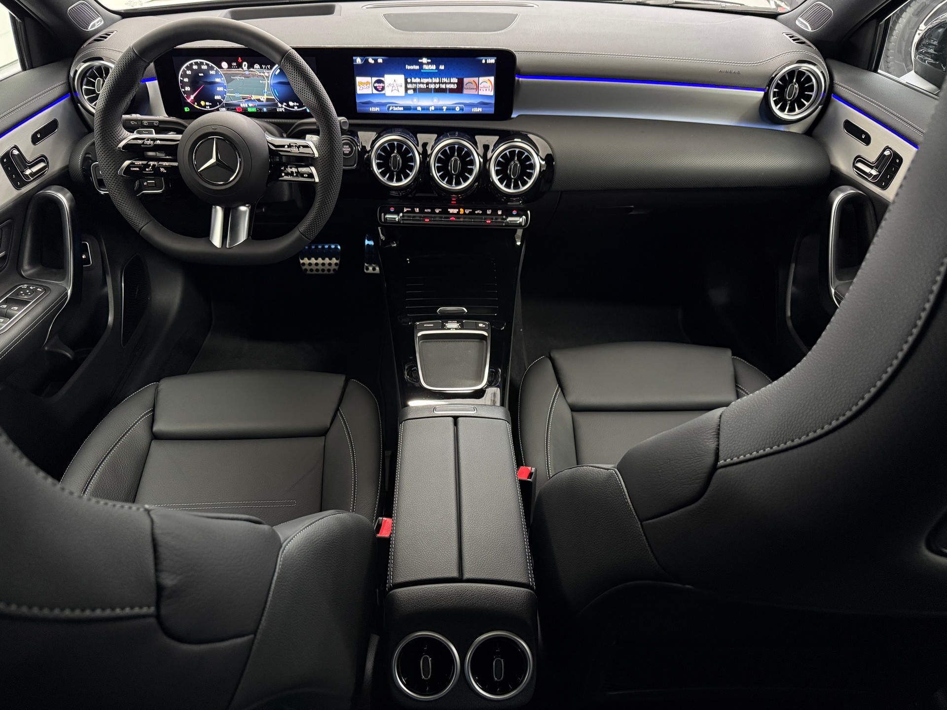 MERCEDES-BENZ A 250 e Kompaktlimousine EQ Star-image-7