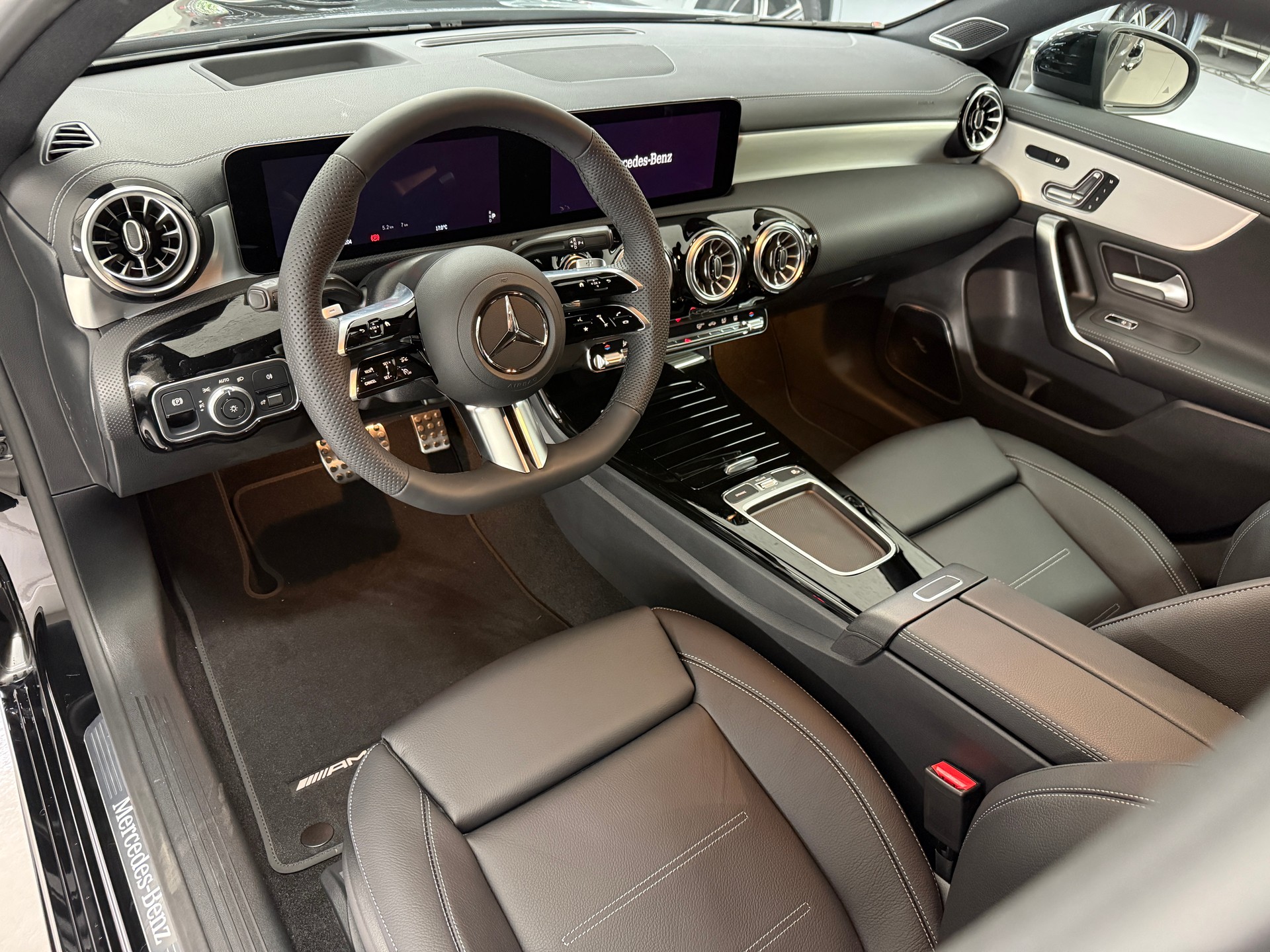 MERCEDES-BENZ A 250 e Kompaktlimousine EQ Star-image-6