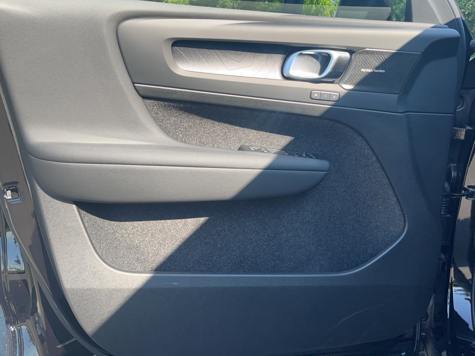 VOLVO EX40 82kWh Twin Motor Performance AWD Black Edition-image-10