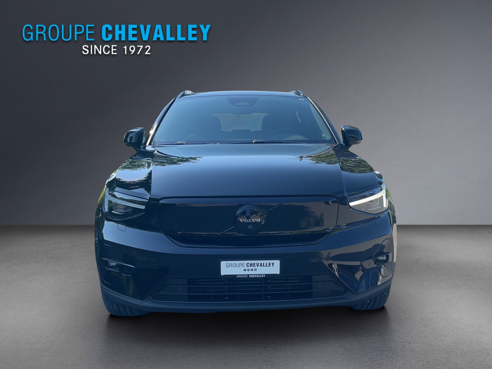 VOLVO EX40 82kWh Twin Motor Performance AWD Black Edition-image-1