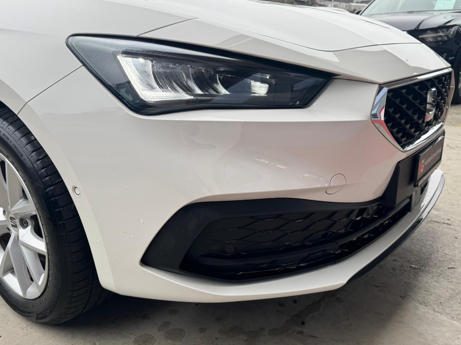 SEAT Leon 1.0 eTSI mHEV Style-image-8
