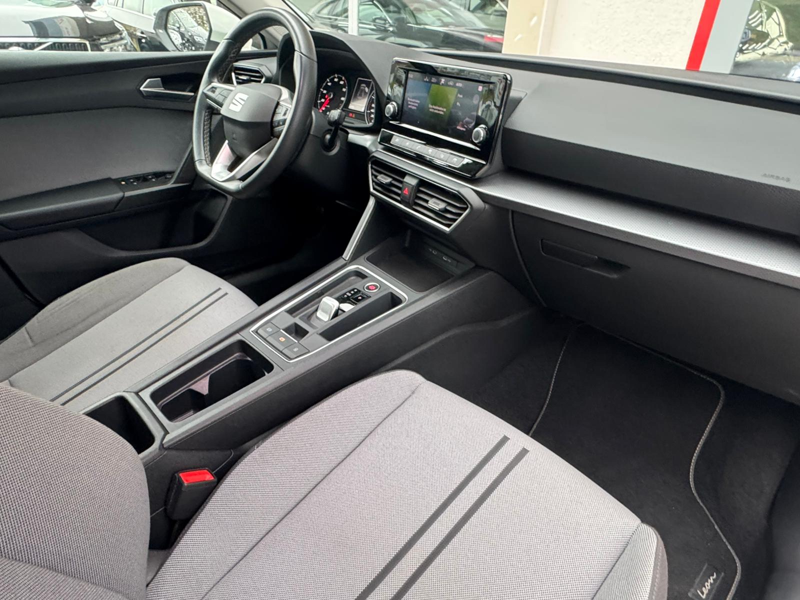 SEAT Leon 1.0 eTSI mHEV Style-image-15