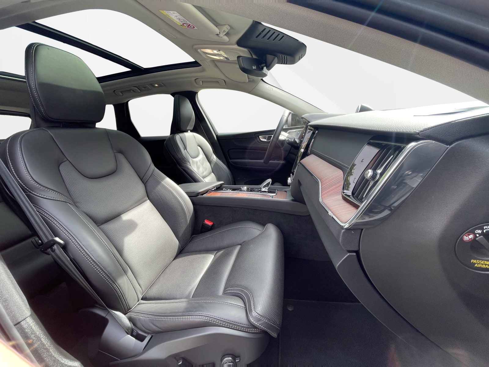 VOLVO XC60 2.0 B5 MH Ultimate Dark AWD-image-16