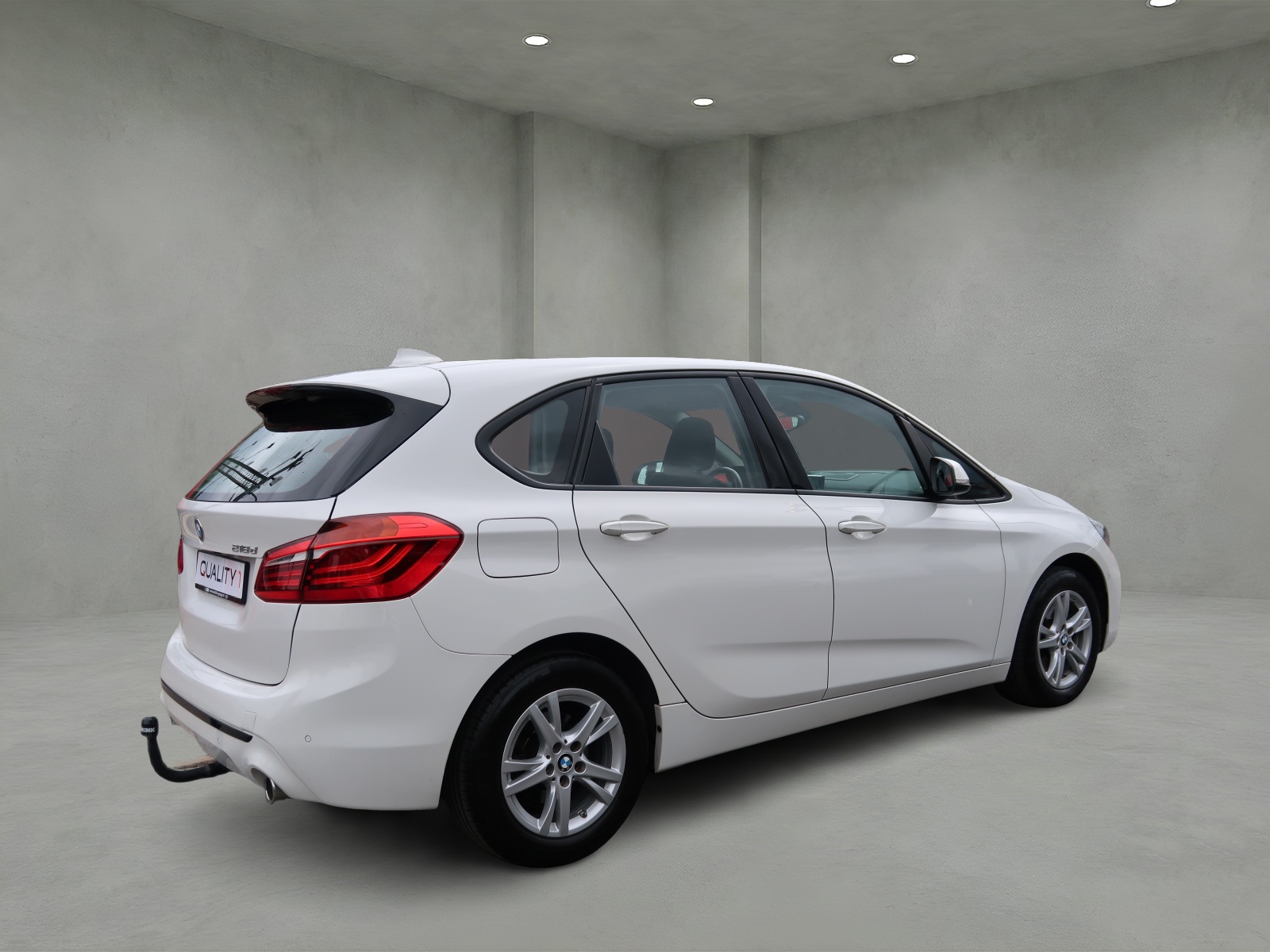 BMW 218d xDrive Active Tourer Steptronic Sport Line-image-3