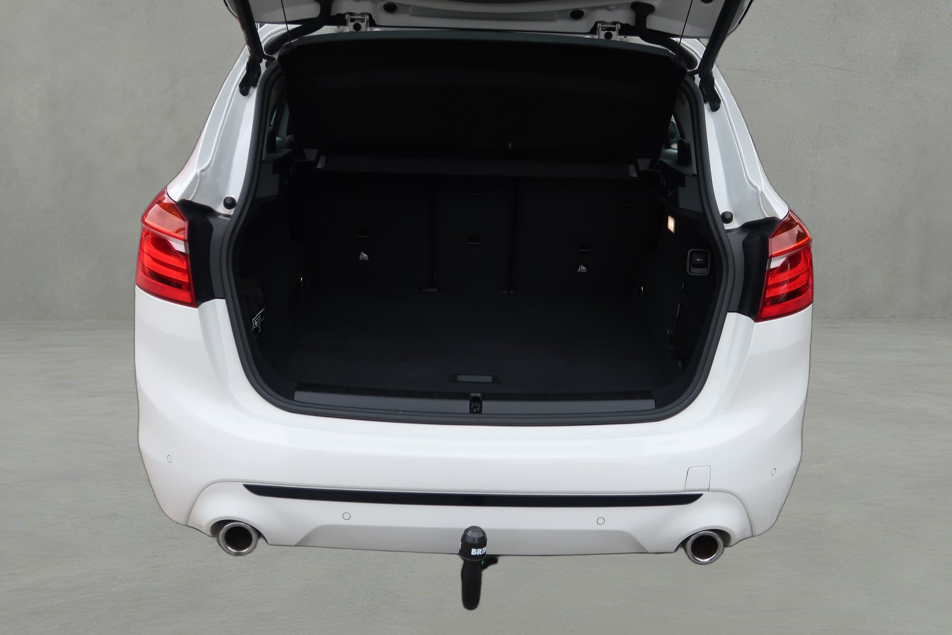 BMW 218d xDrive Active Tourer Steptronic Sport Line-image-24