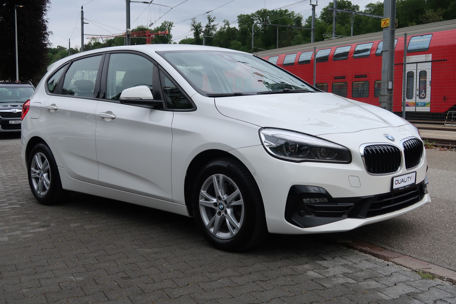 BMW 218d xDrive Active Tourer Steptronic Sport Line-image-2