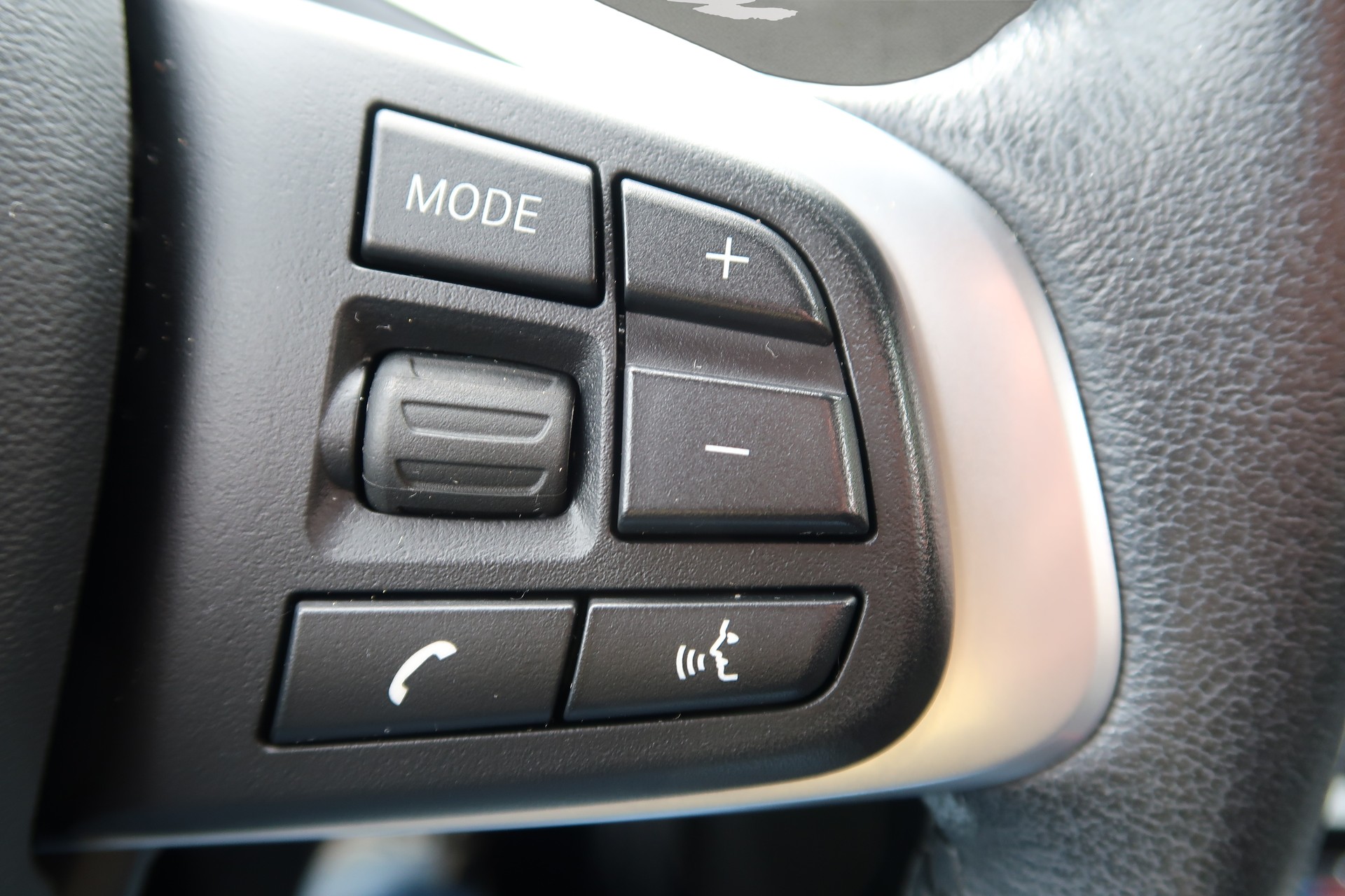 BMW 218d xDrive Active Tourer Steptronic Sport Line-image-16