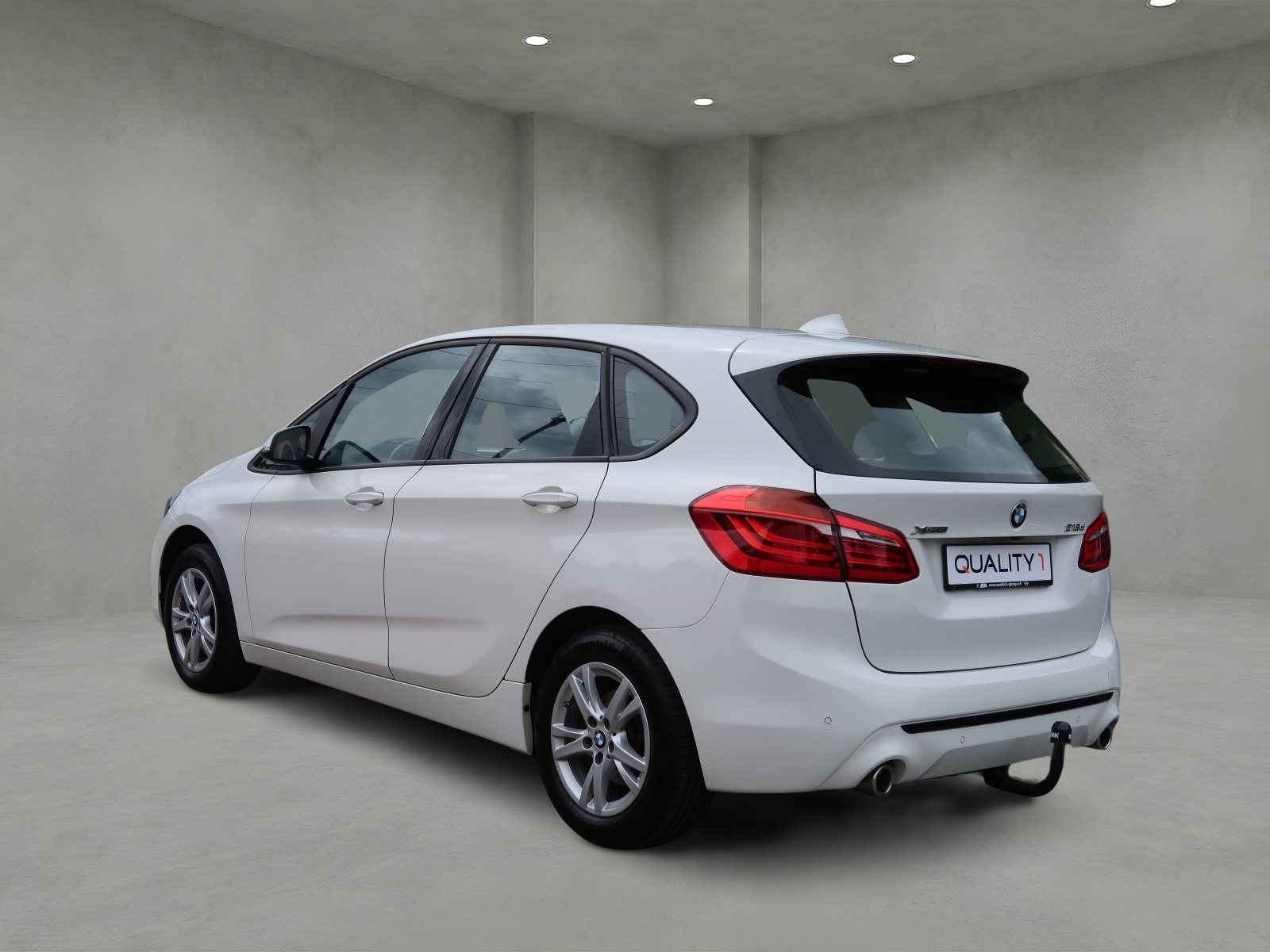 BMW 218d xDrive Active Tourer Steptronic Sport Line-image-5