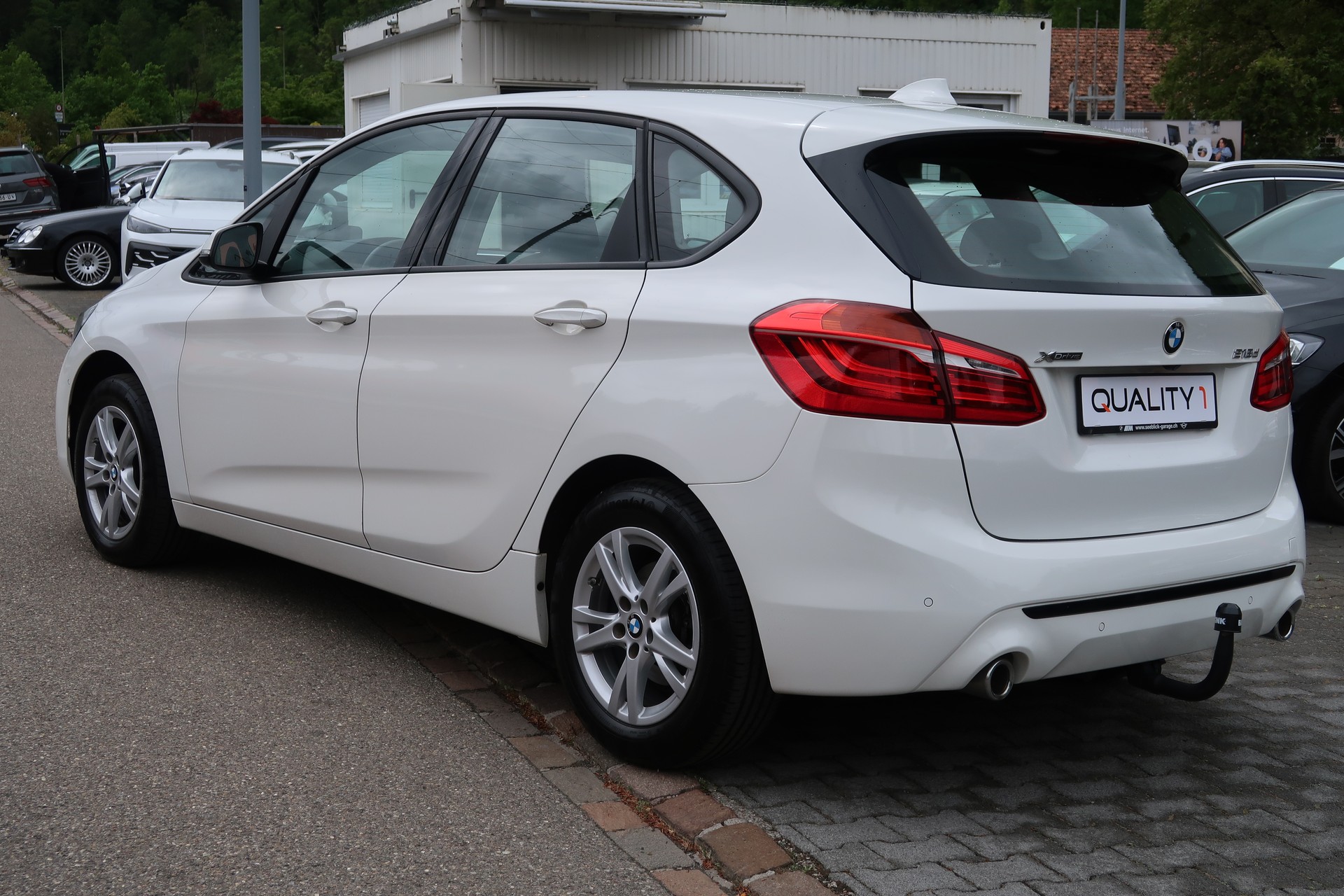 BMW 218d xDrive Active Tourer Steptronic Sport Line-image-5