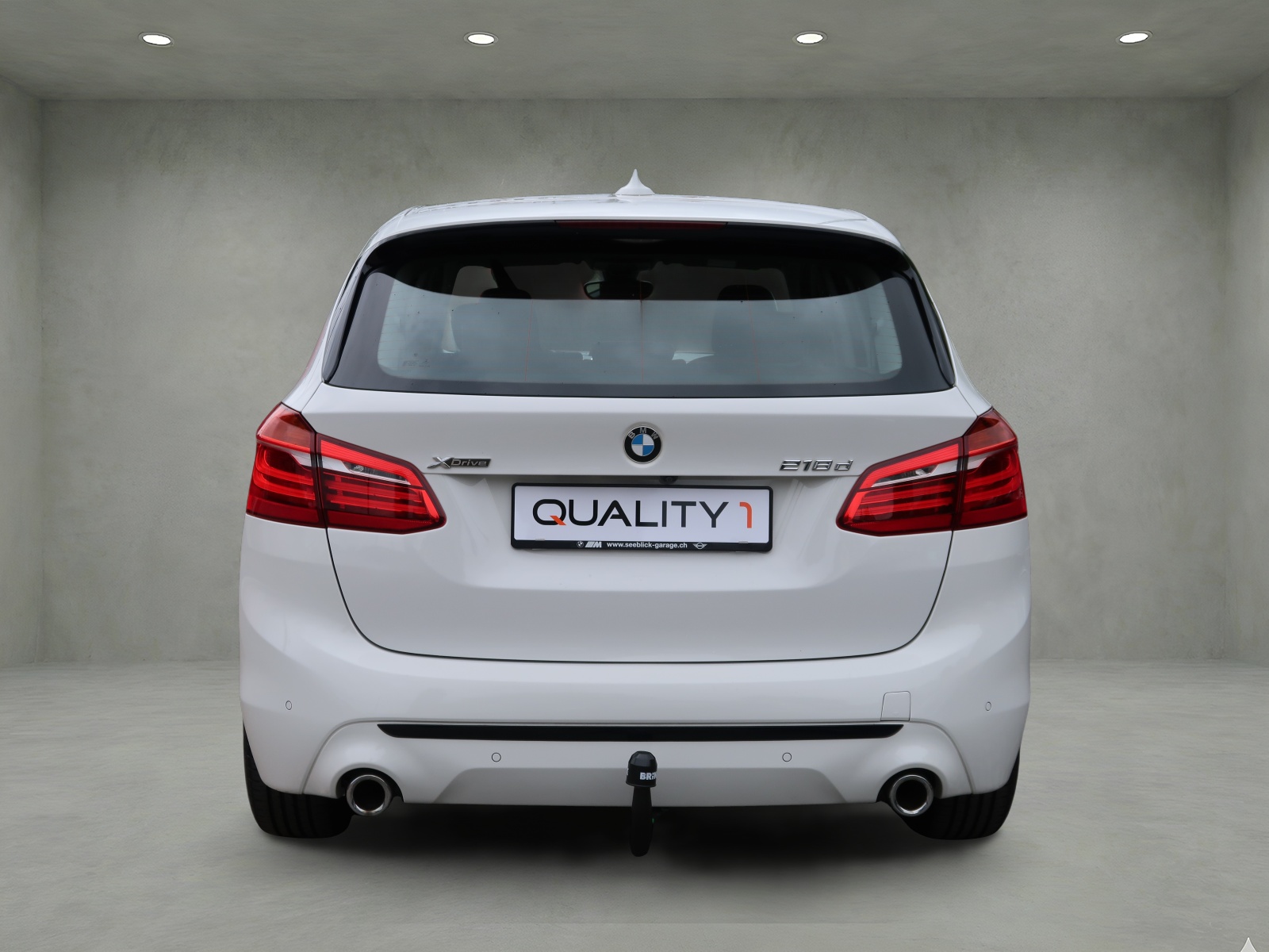 BMW 218d xDrive Active Tourer Steptronic Sport Line-image-4