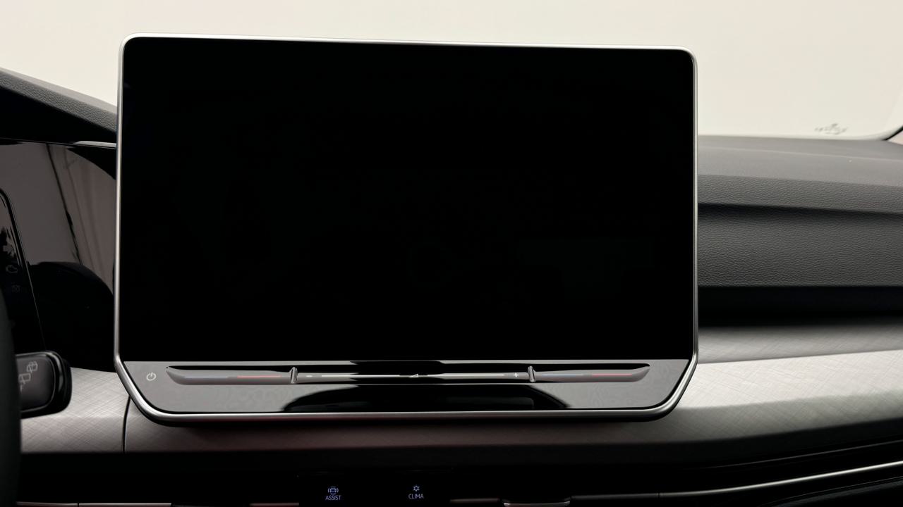 VW Golf VIII 1.5 TSI PHEV Limited-image-7