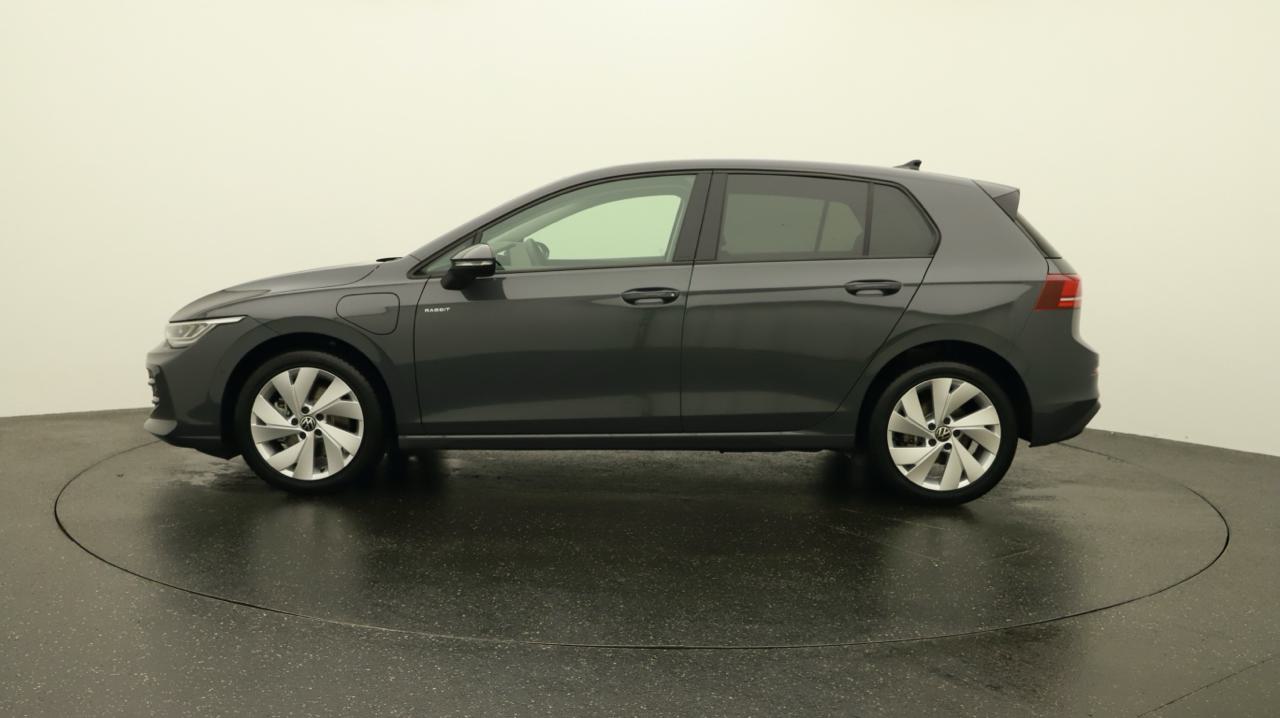 VW Golf VIII 1.5 TSI PHEV Limited-image-1