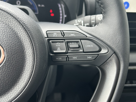 TOYOTA Yaris 1.5 Trend e-CVT-image-14