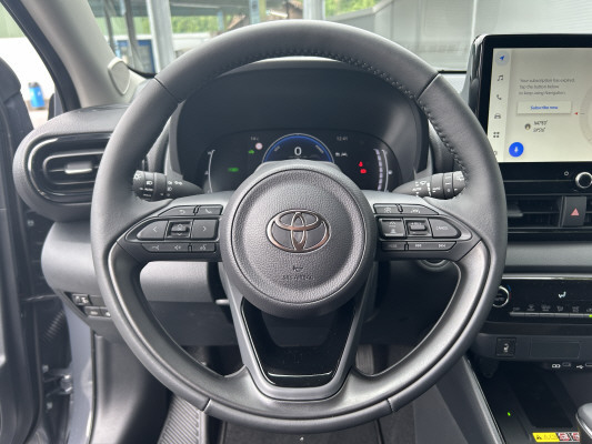 TOYOTA Yaris 1.5 Trend e-CVT-image-8
