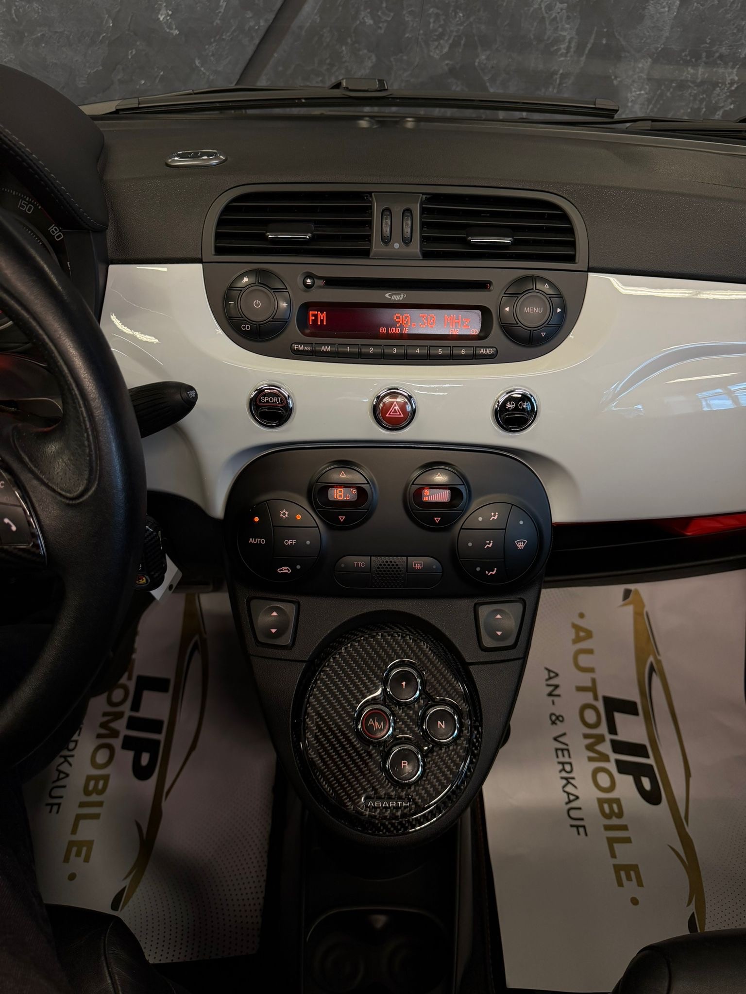 FIAT 500C 1.4 16V Turbo Abarth Dualogic-image-10