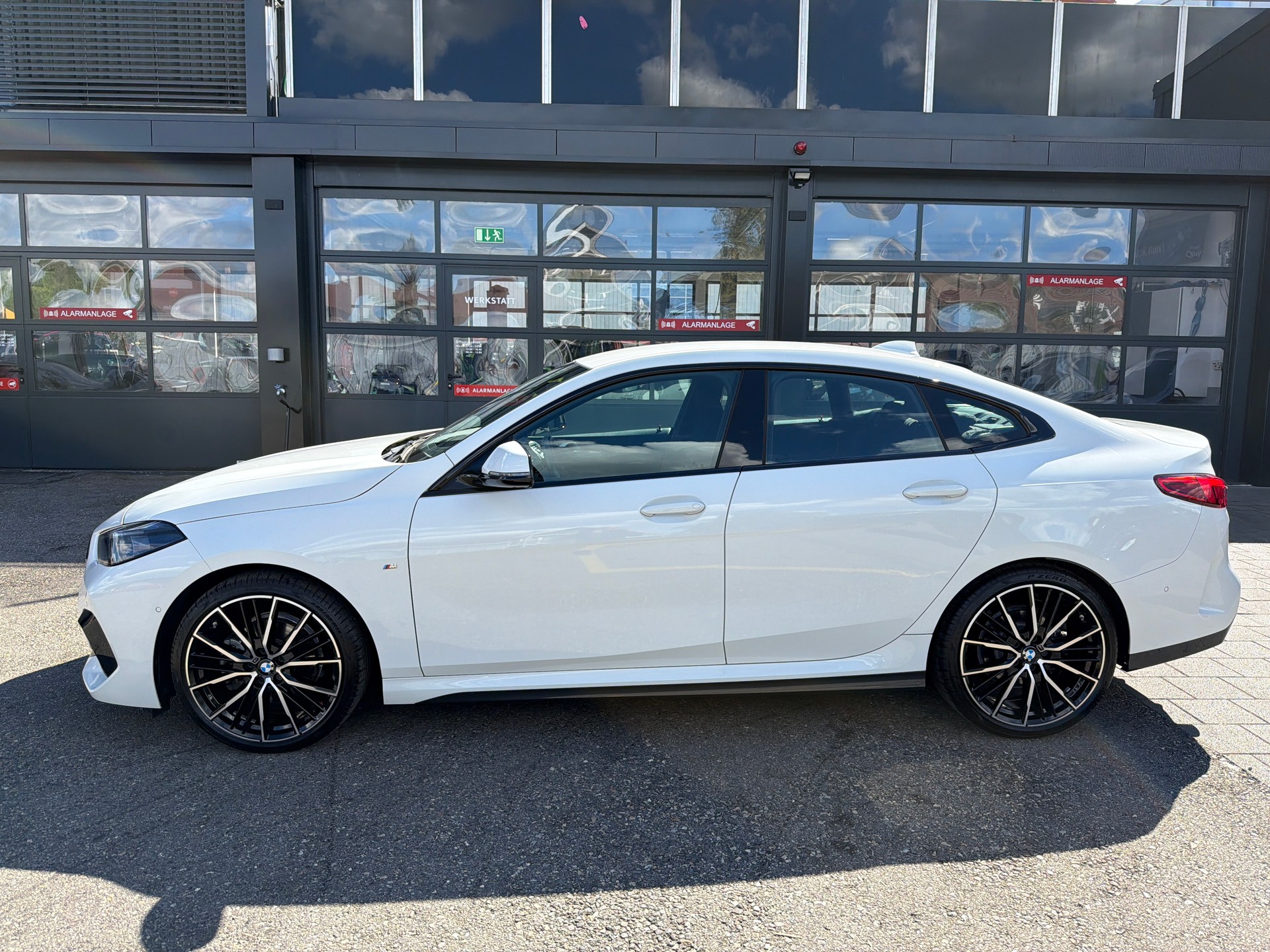 BMW 218i Gran Coupé M Sport Steptronic-image-2