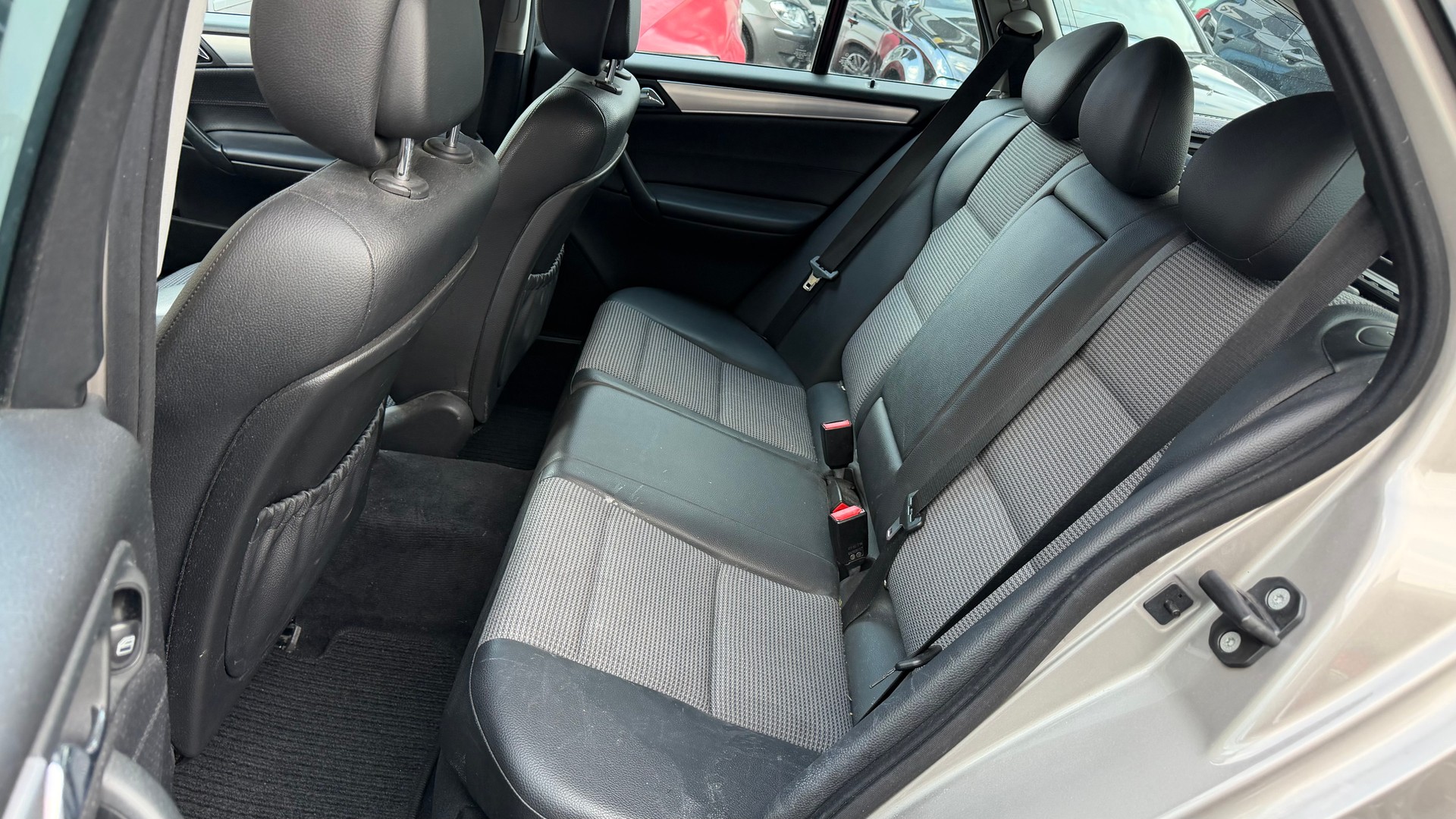 MERCEDES-BENZ C 180 Kompressor Avantgarde-image-7