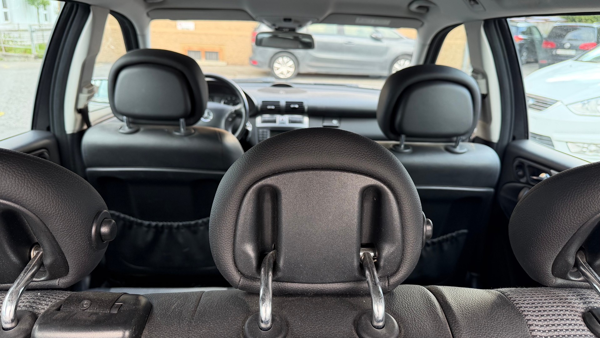 MERCEDES-BENZ C 180 Kompressor Avantgarde-image-9