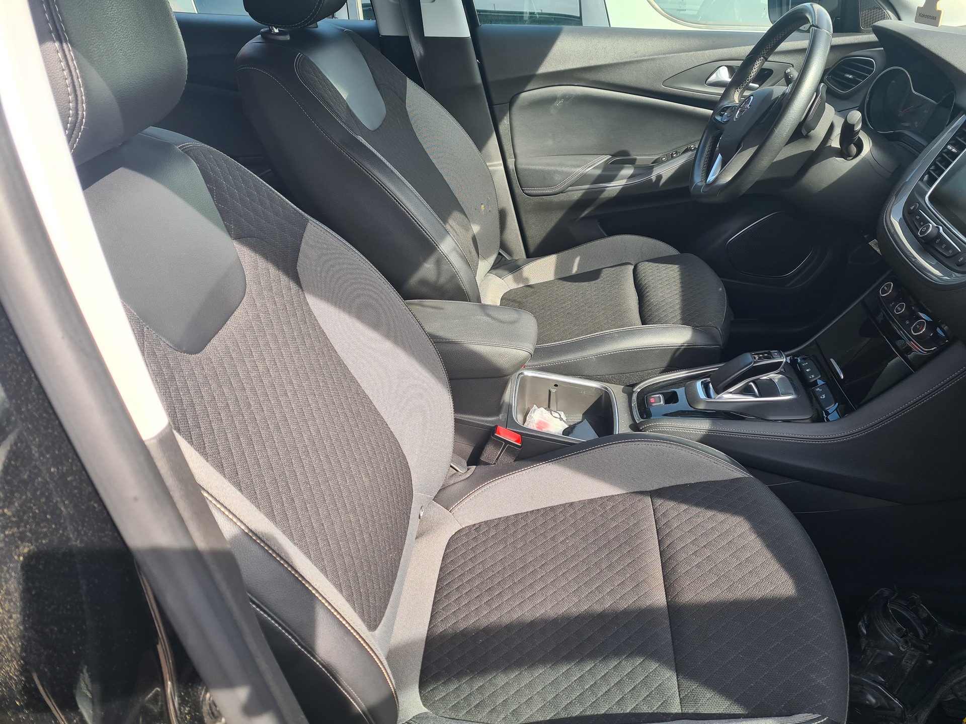 OPEL Grandland X 1.6 Hybrid4 Excellence Automatik-image-4