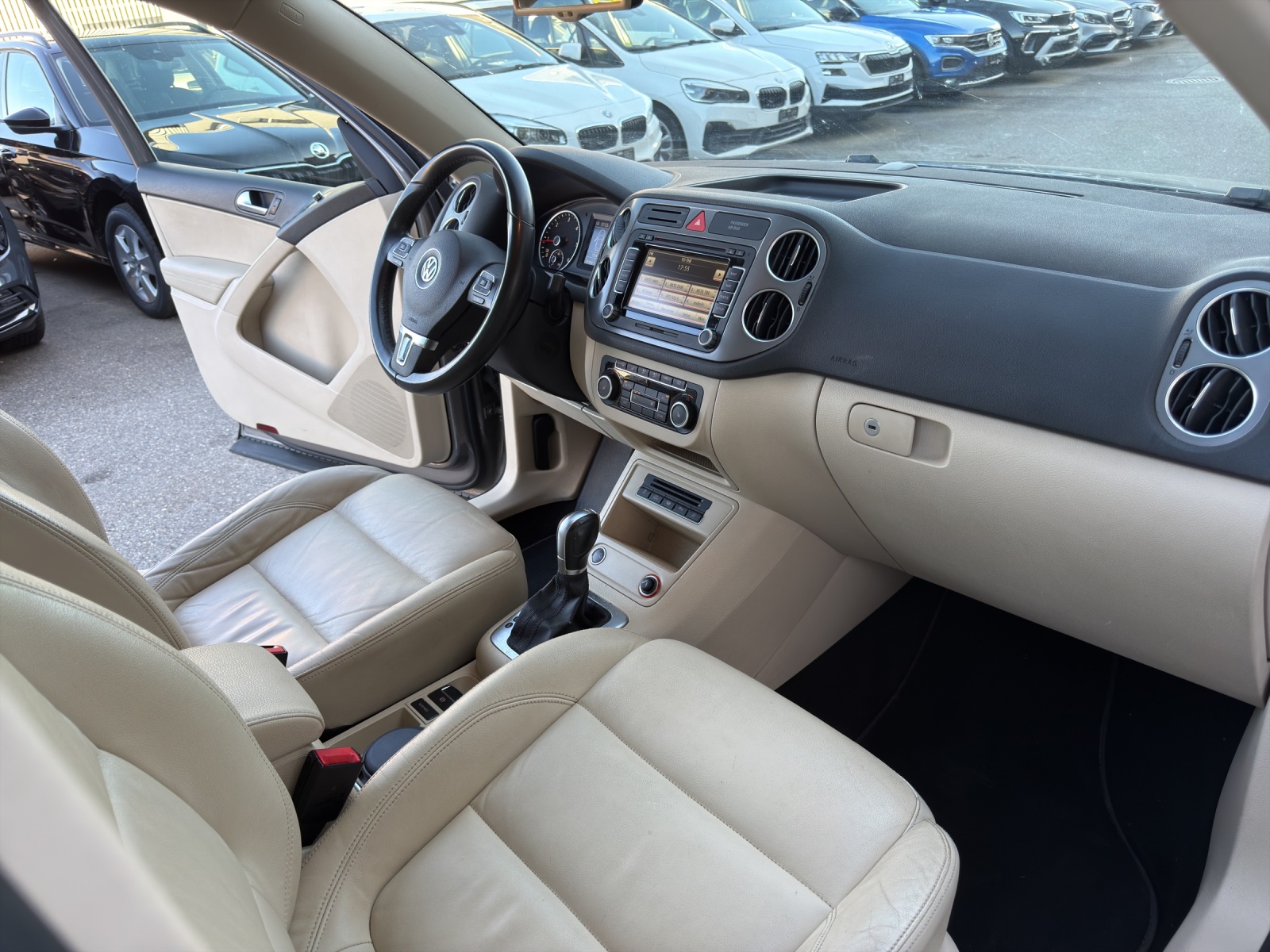 VW Tiguan 2.0 TDI Sport&Style DSG-image-25