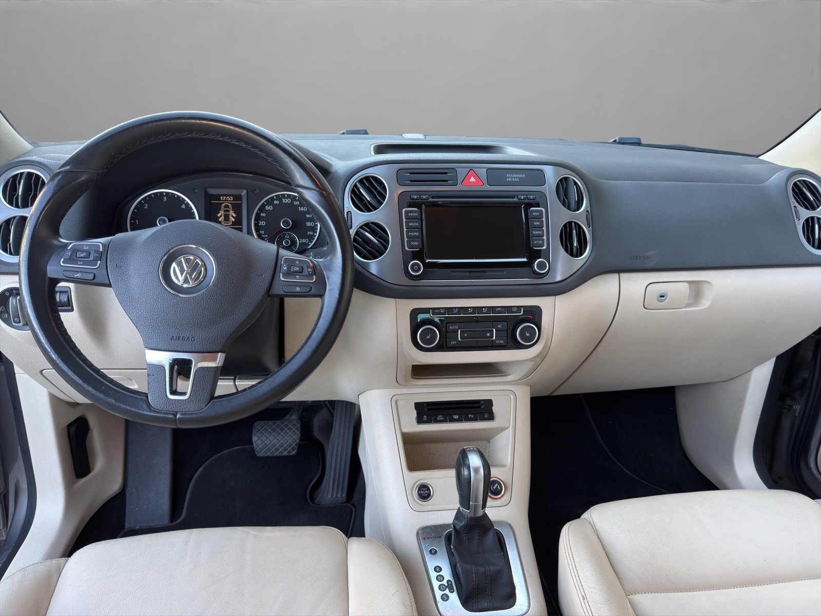 VW Tiguan 2.0 TDI Sport&Style DSG-image-13