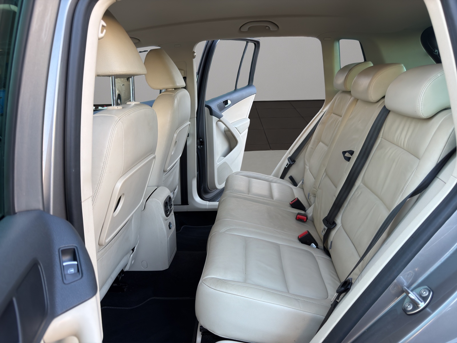 VW Tiguan 2.0 TDI Sport&Style DSG-image-12