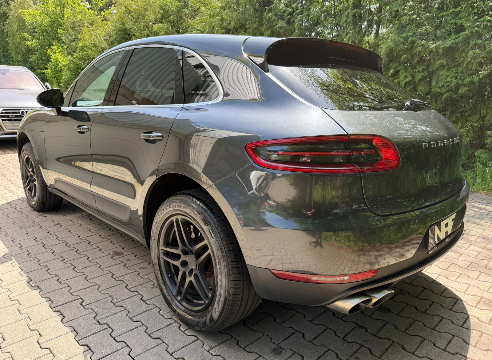 PORSCHE Macan S PDK-showroom-element-2