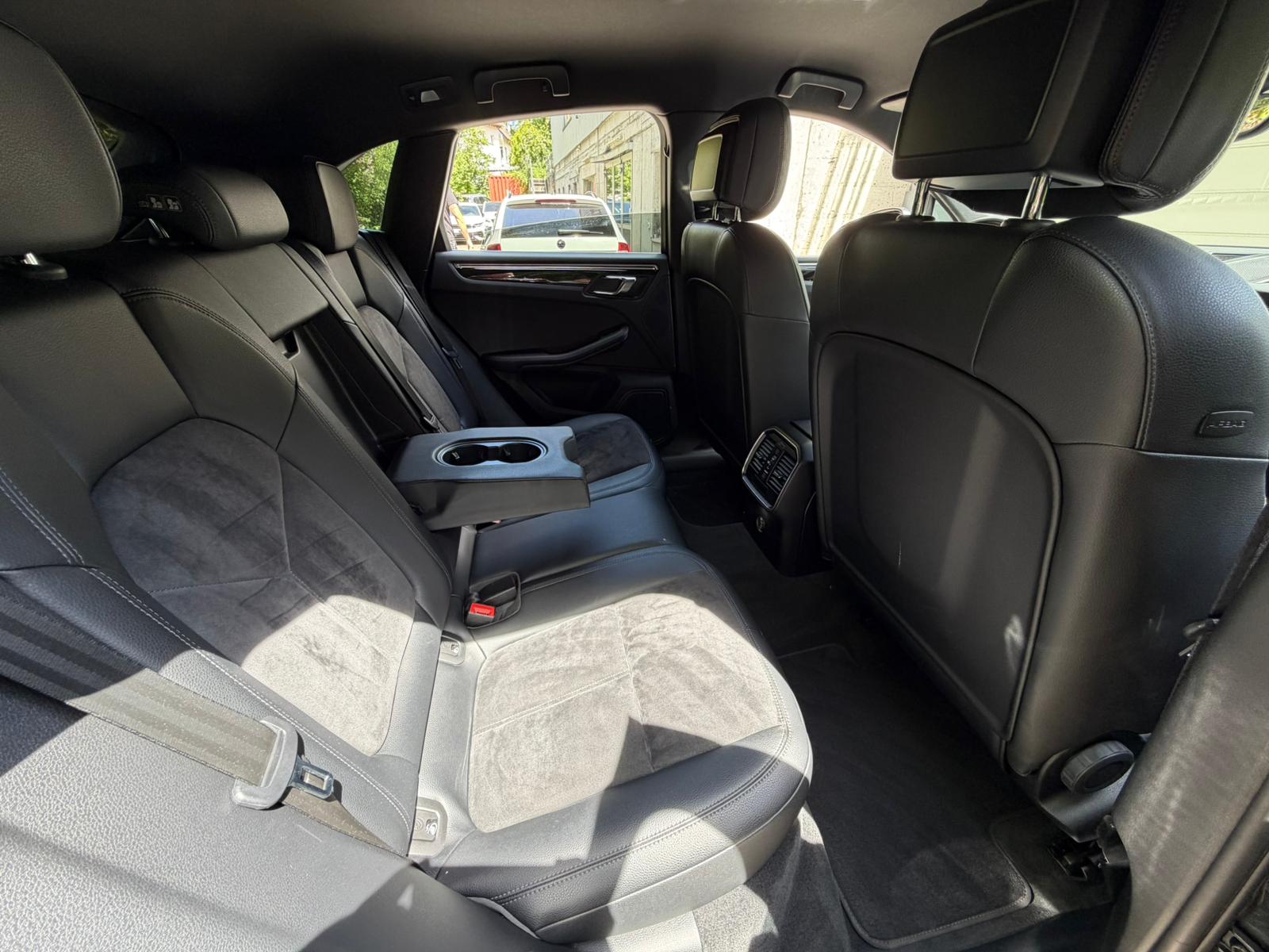PORSCHE Macan S PDK-image-16