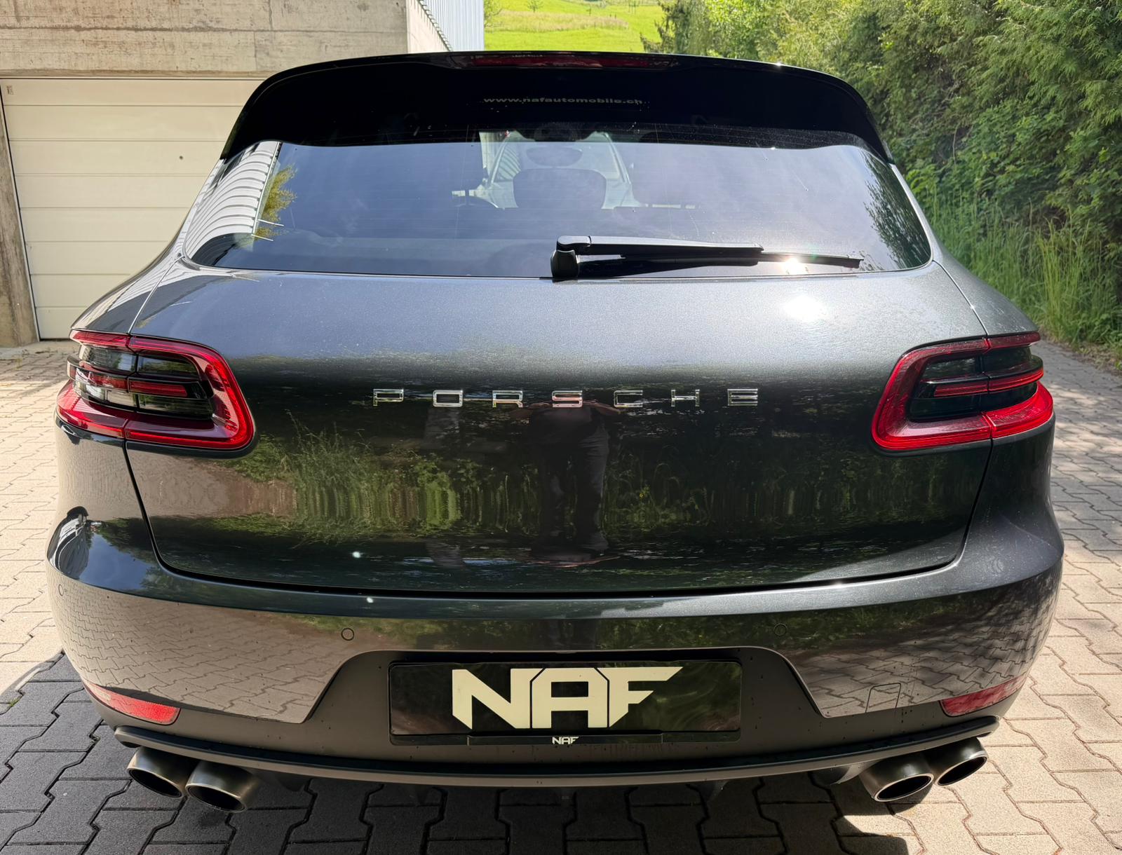 PORSCHE Macan S PDK-showroom-element-3