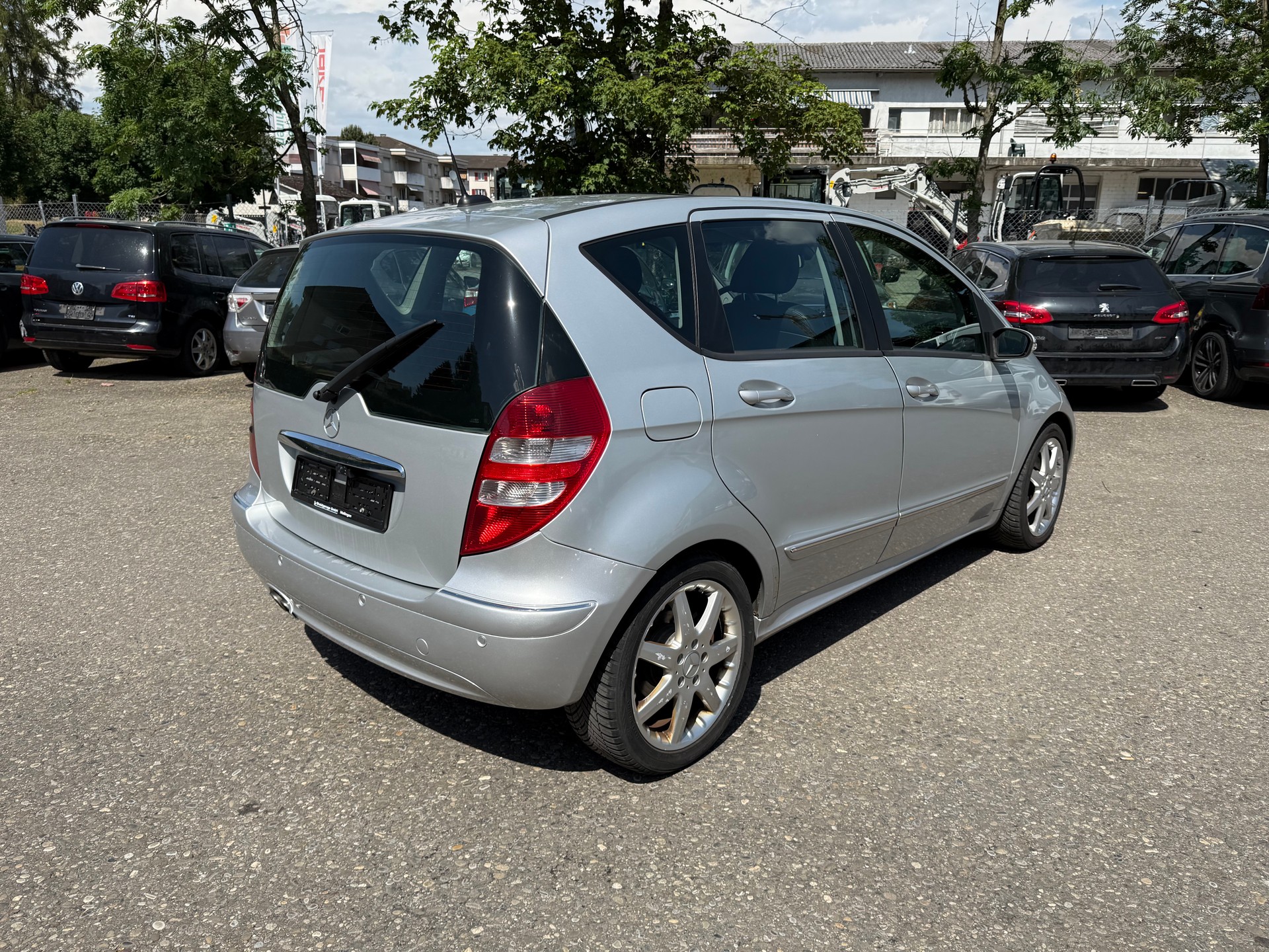 MERCEDES-BENZ A 200 T Avantgarde-showroom-element-2