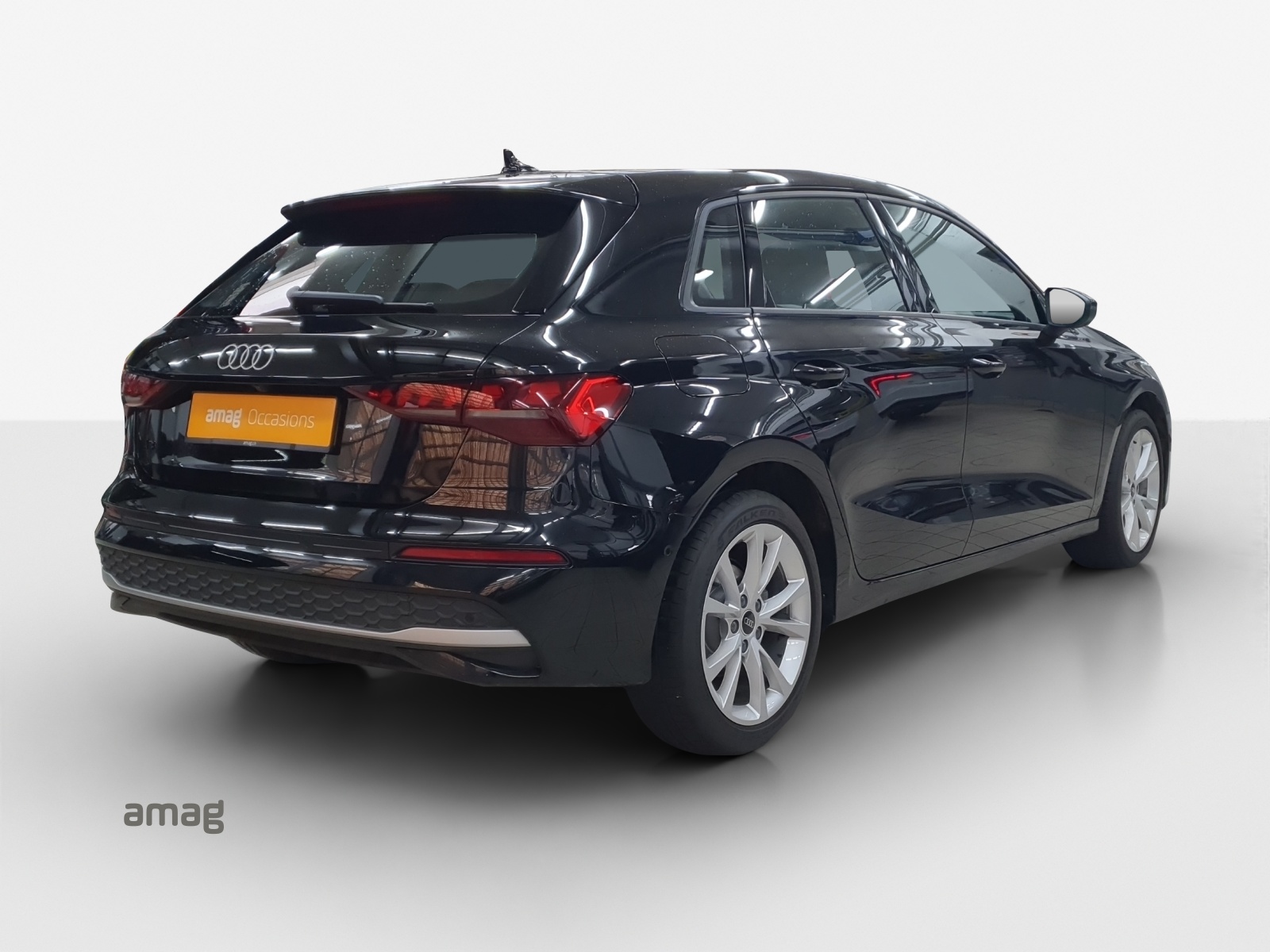 AUDI A3 Sportback TFSI 110 kW Attraction S tronic-image-4