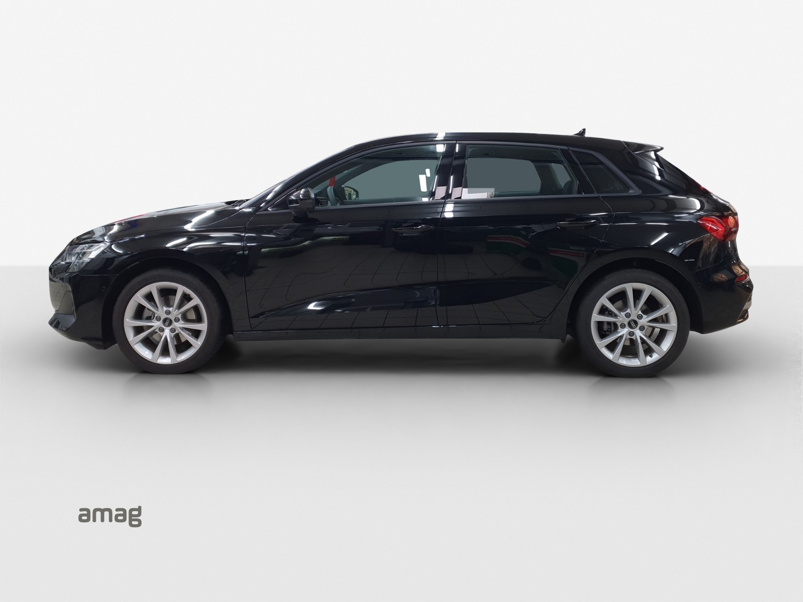 AUDI A3 Sportback TFSI 110 kW Attraction S tronic-image-1