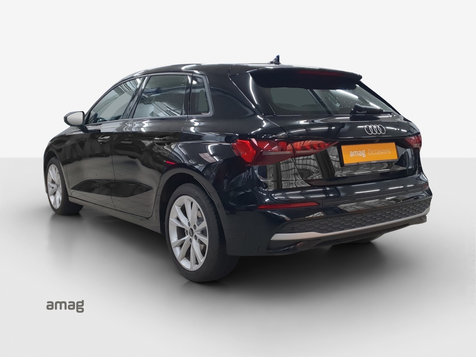 AUDI A3 Sportback TFSI 110 kW Attraction S tronic-image-2