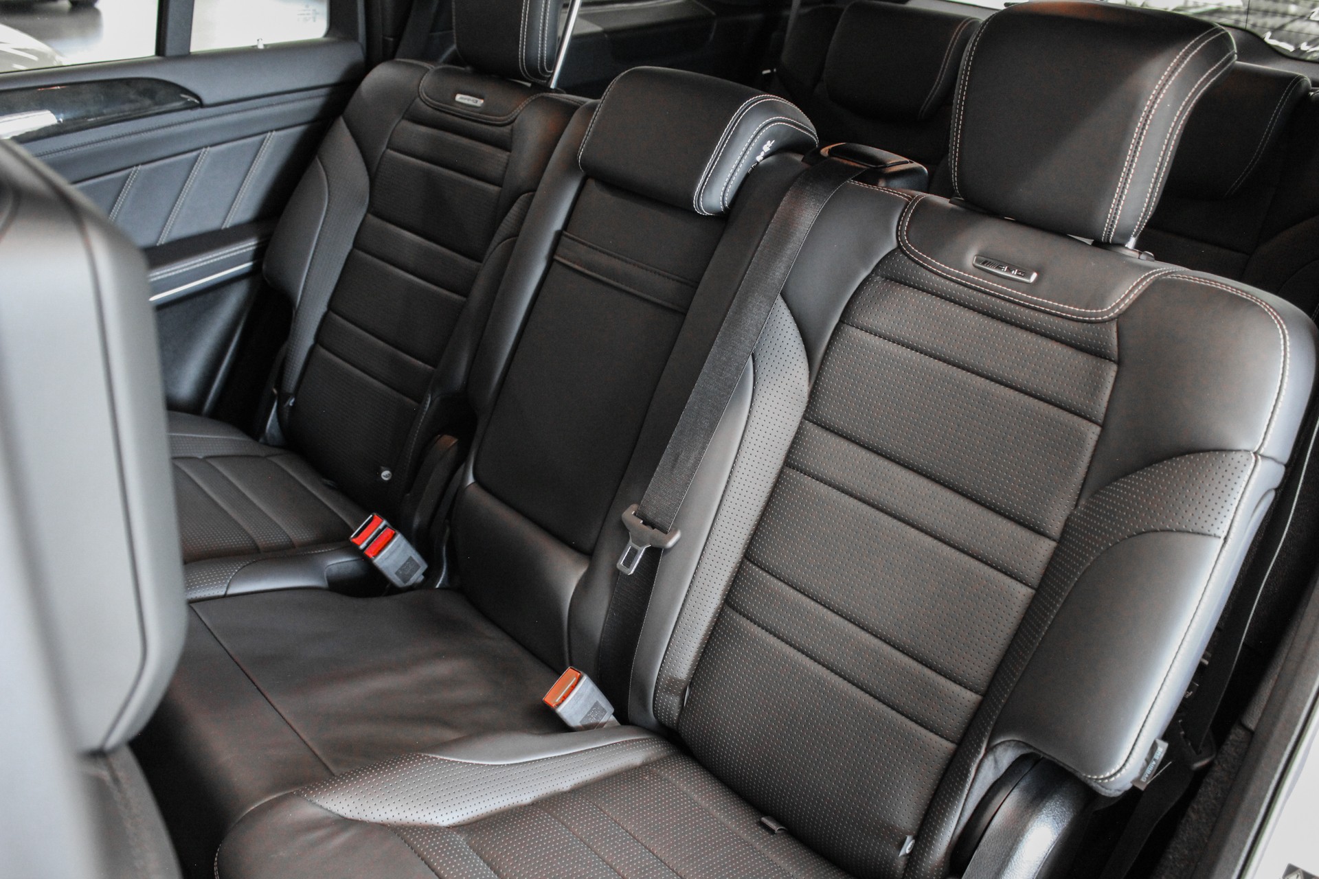 MERCEDES-BENZ GLS 63 AMG 4Matic Speedshift Plus 7G-Tronic-image-17