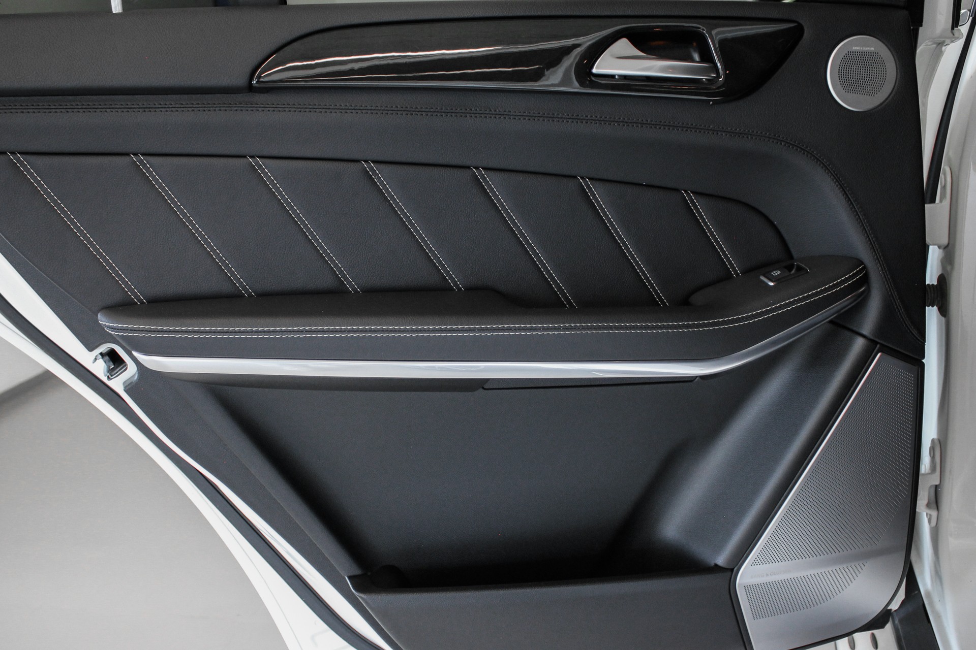 MERCEDES-BENZ GLS 63 AMG 4Matic Speedshift Plus 7G-Tronic-image-20