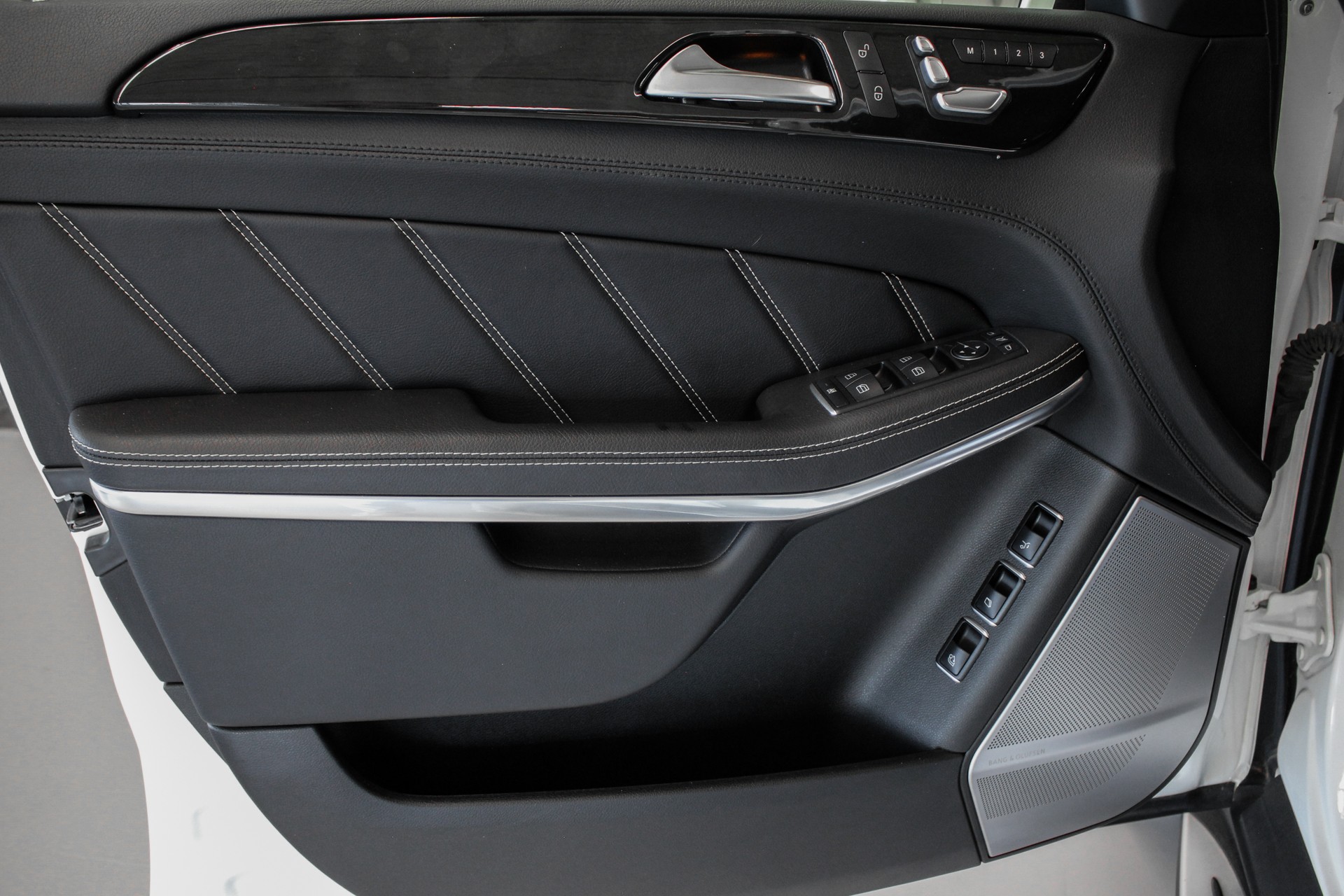 MERCEDES-BENZ GLS 63 AMG 4Matic Speedshift Plus 7G-Tronic-image-8