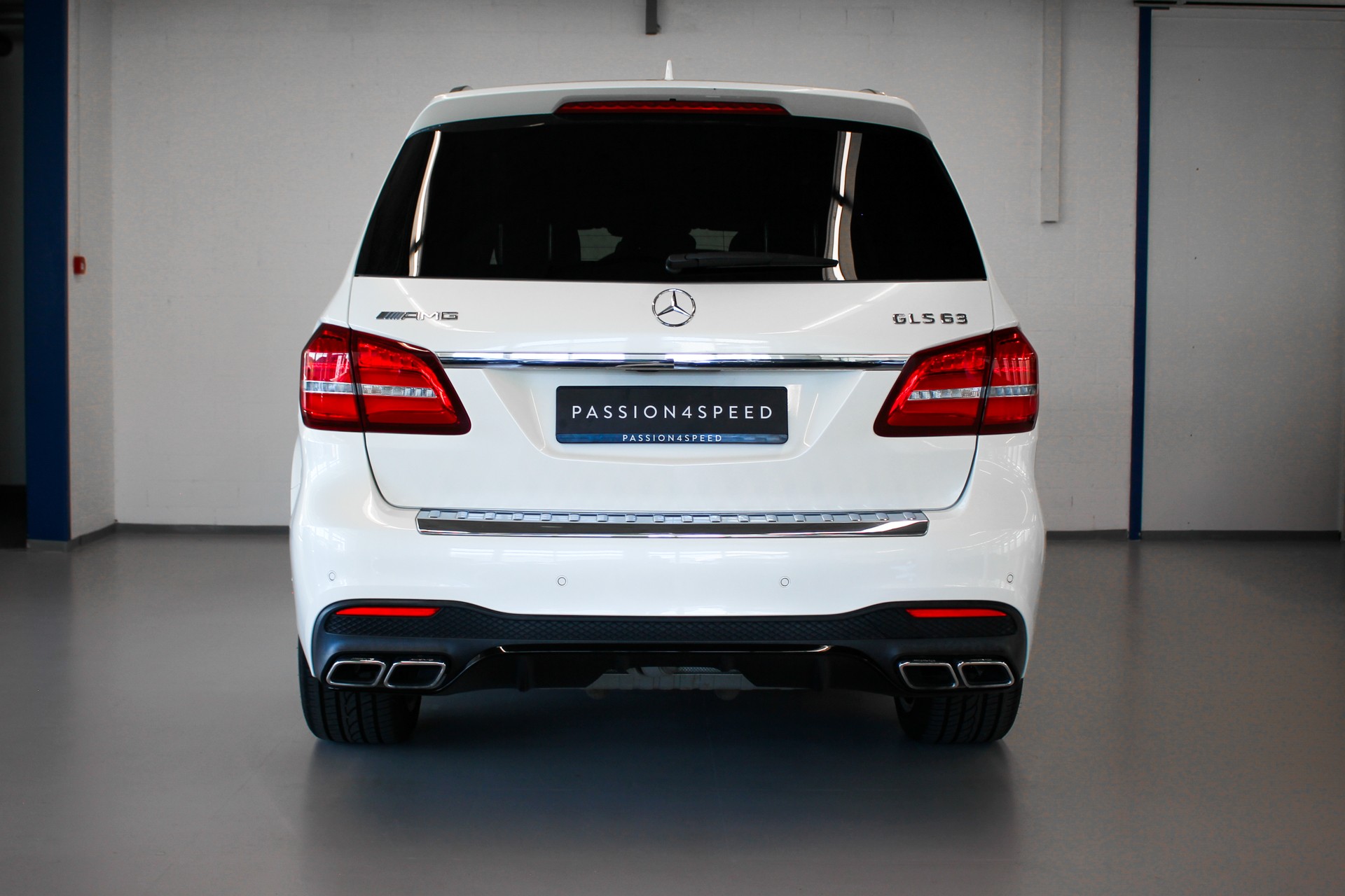 MERCEDES-BENZ GLS 63 AMG 4Matic Speedshift Plus 7G-Tronic-showroom-element-3