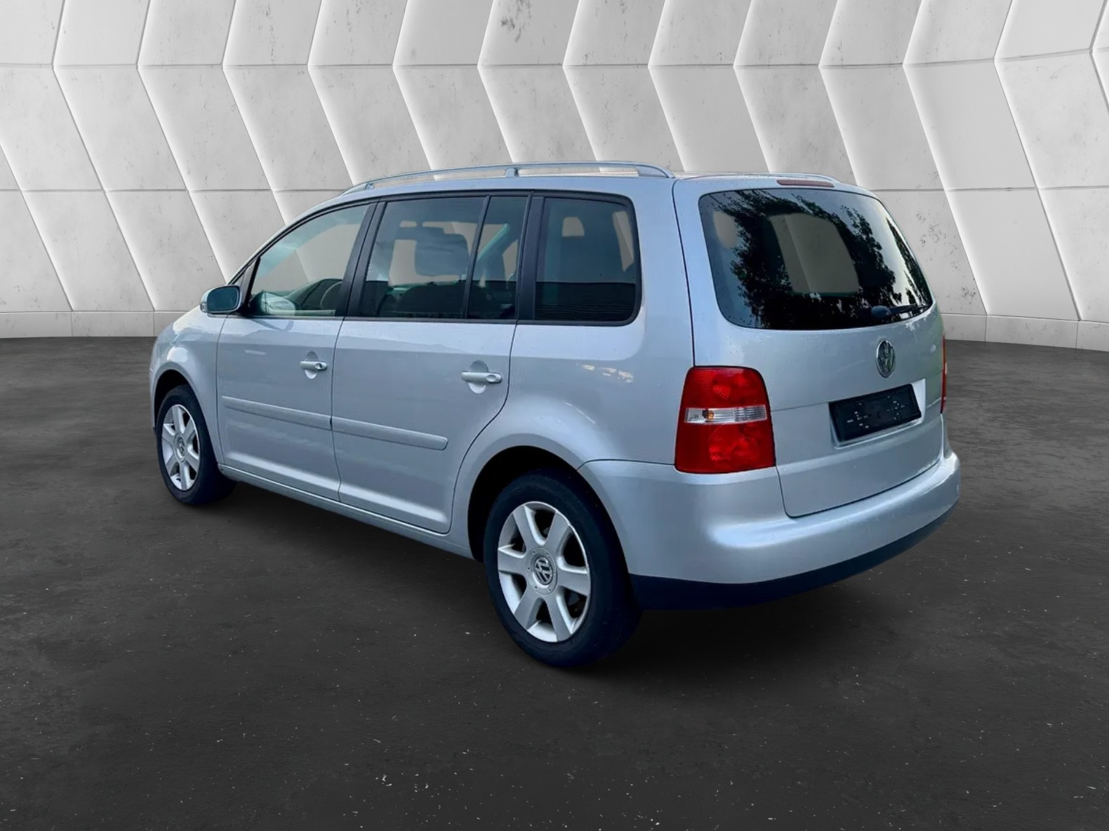 VW Touran 1.6 FSI Trendline-image-5