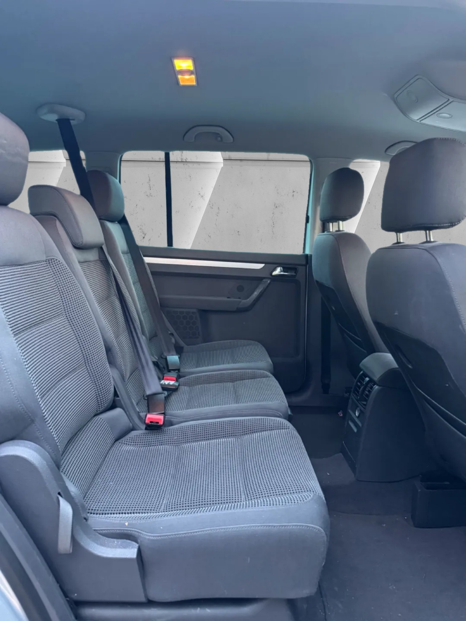 VW Touran 1.6 FSI Trendline-image-13