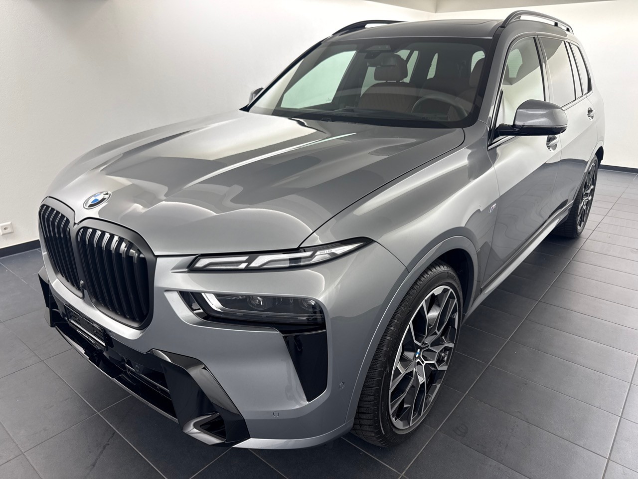 BMW X7 xDr 48 40d M Sport Pro inkl. AHK-image-0