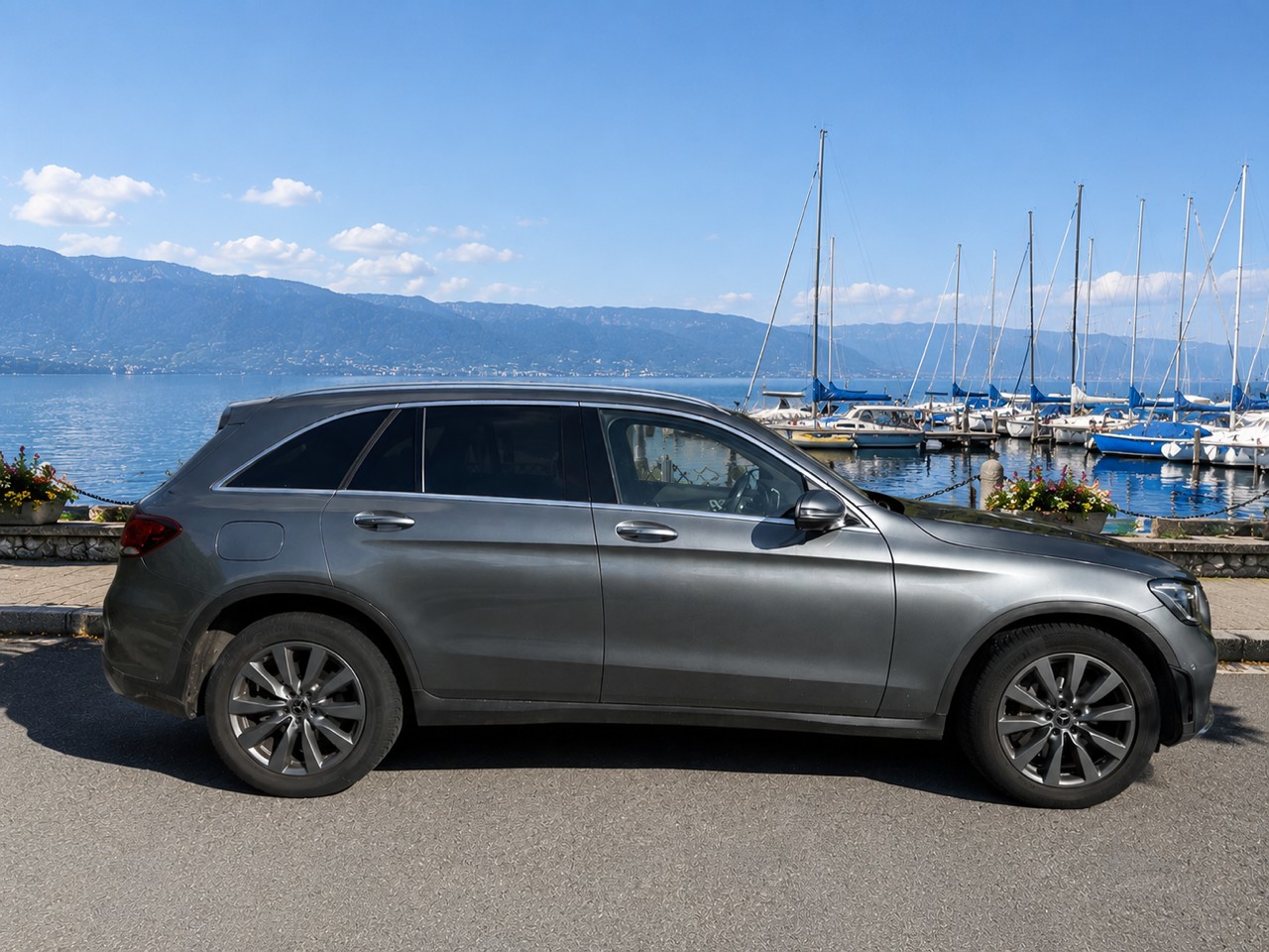 MERCEDES-BENZ GLC 220 d AMG Line 4m-image-0