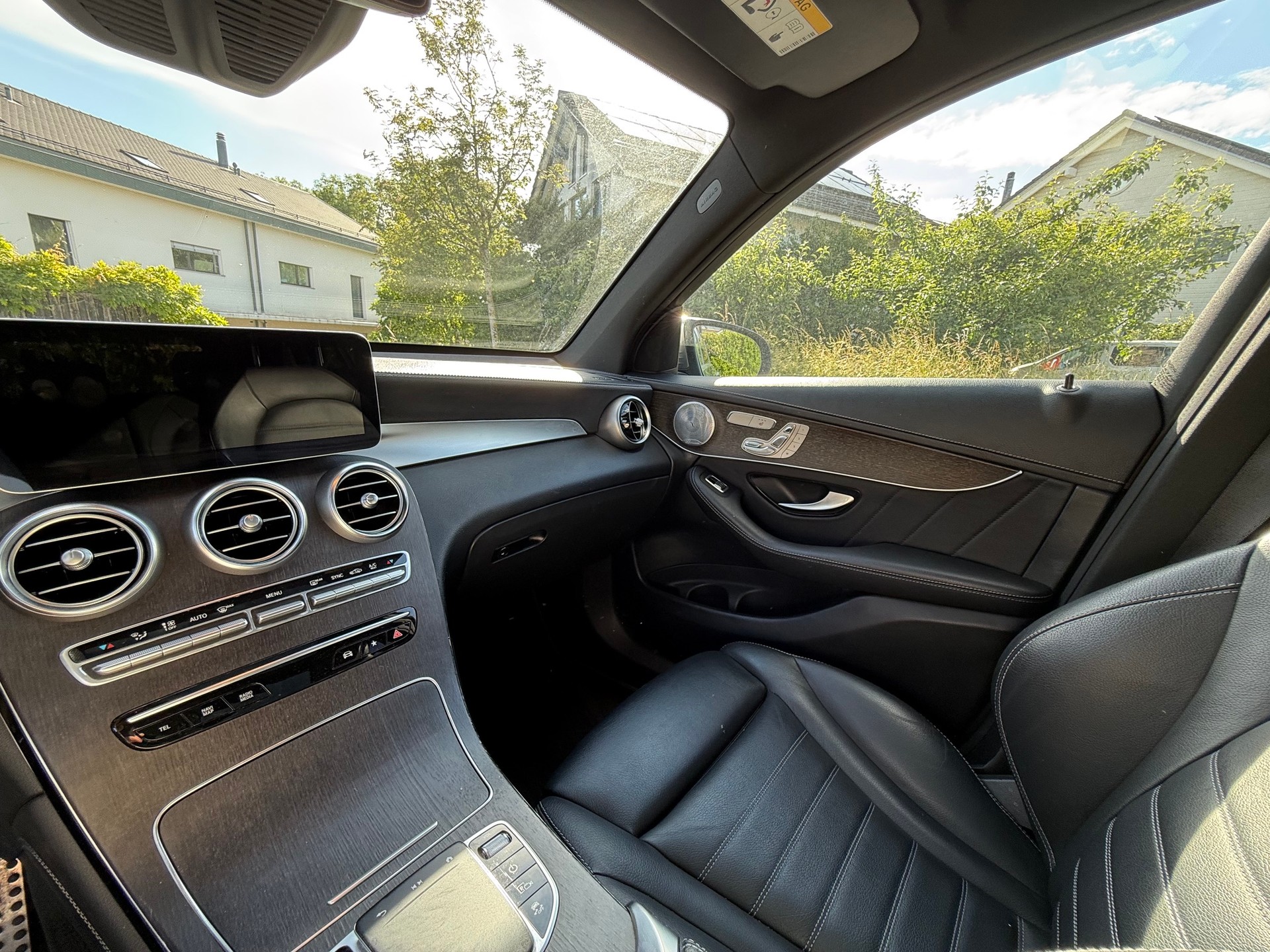 MERCEDES-BENZ GLC 220 d AMG Line 4m-image-1