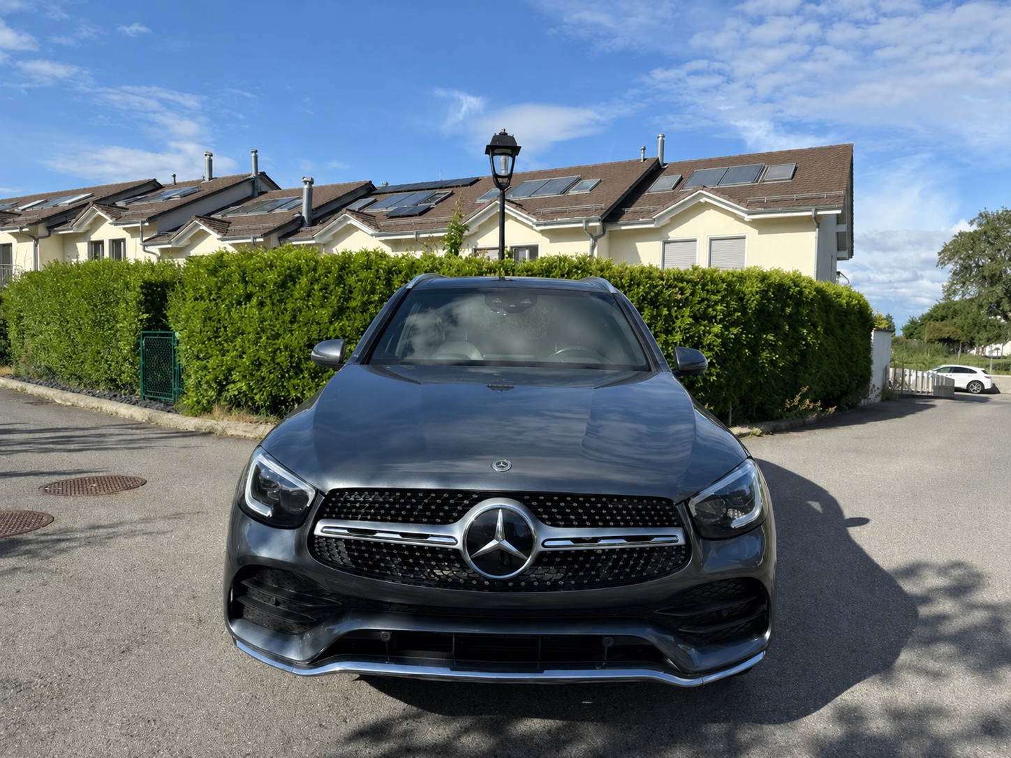 MERCEDES-BENZ GLC 220 d AMG Line 4m-image-4
