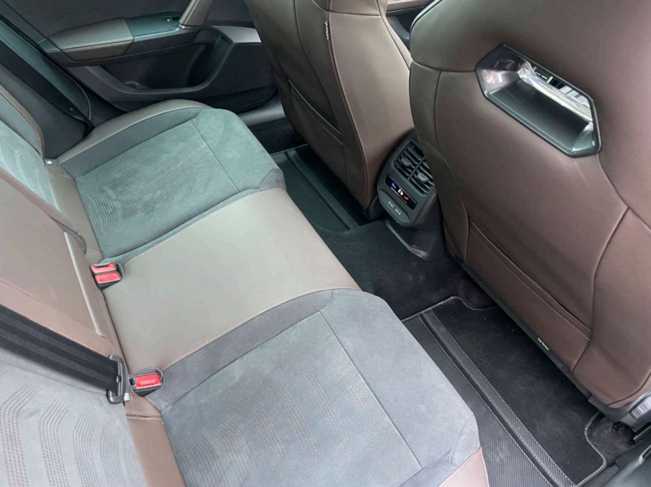 CUPRA 2.5 TSI VZ5 Taiga Grey 4Drive DSG-image-4