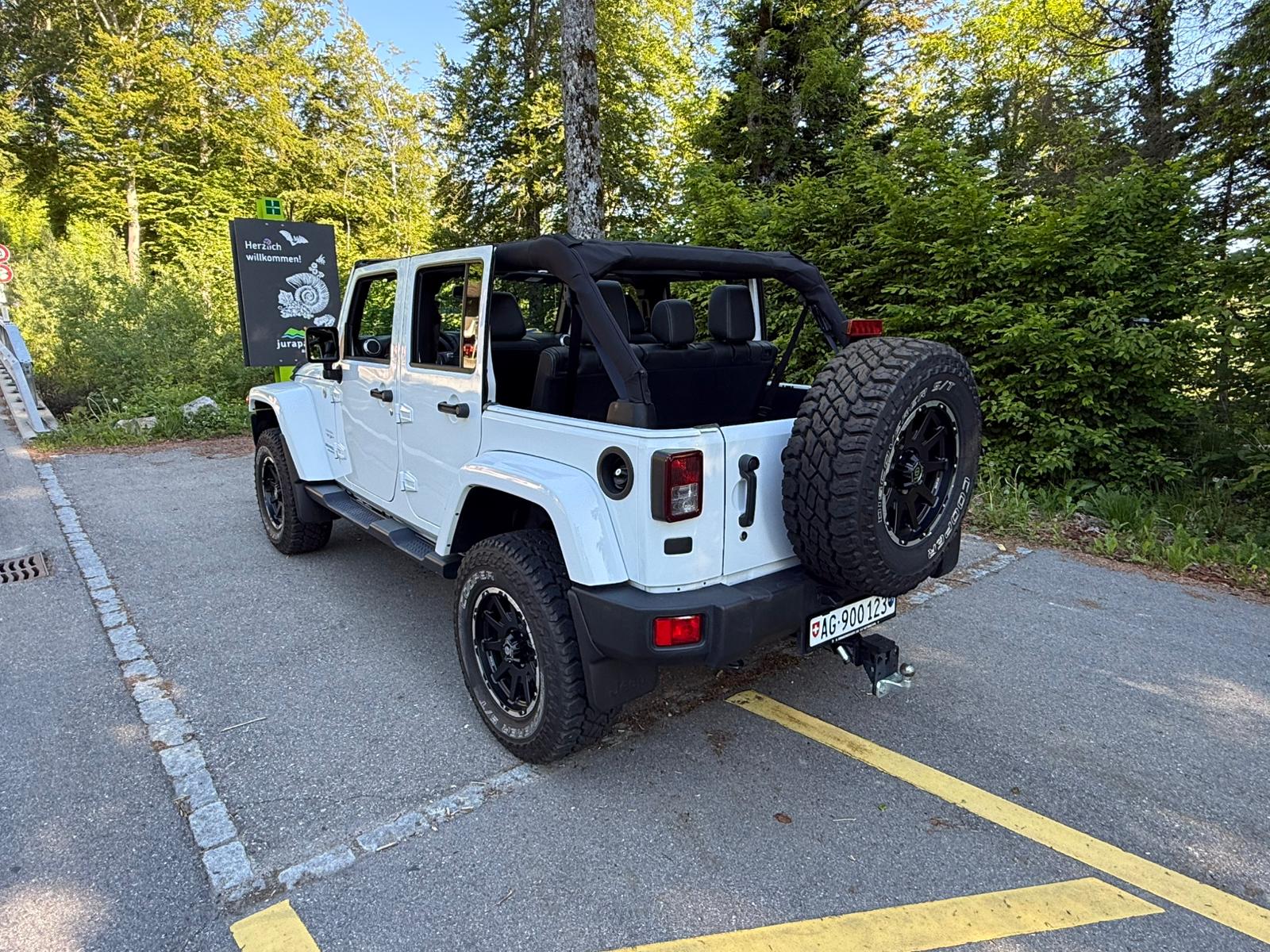 JEEP 2.8 CRD Sahara Unlimited-image-2