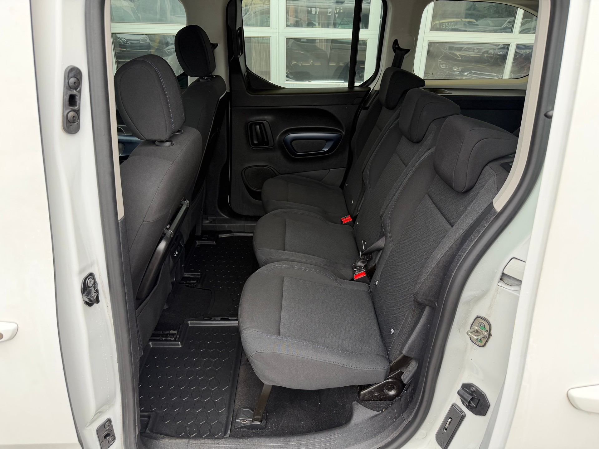 PEUGEOT Rifter Long 1.5 BlueHDi 7PL Active EAT8-image-11