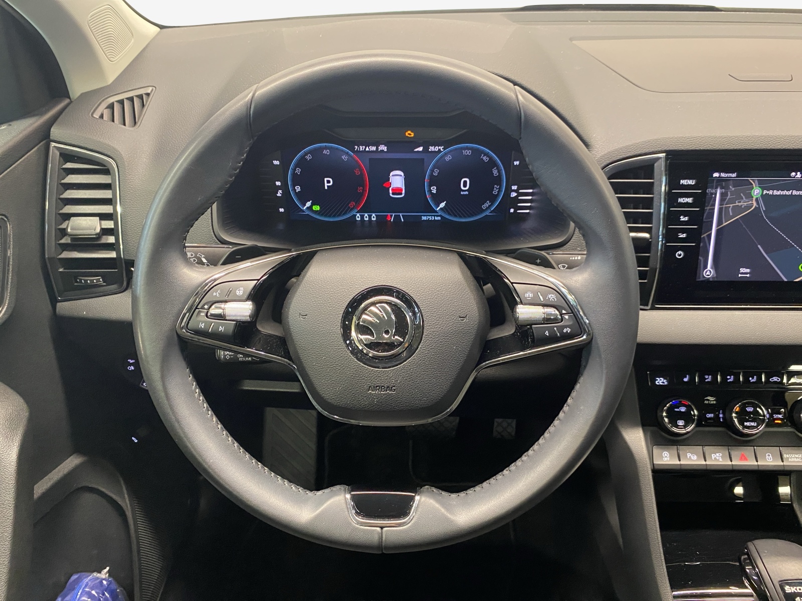 SKODA Karoq 2.0 TDI CR Style 4x4 DSG-image-9
