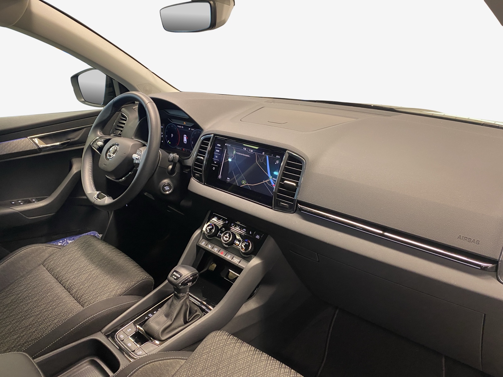 SKODA Karoq 2.0 TDI CR Style 4x4 DSG-image-13